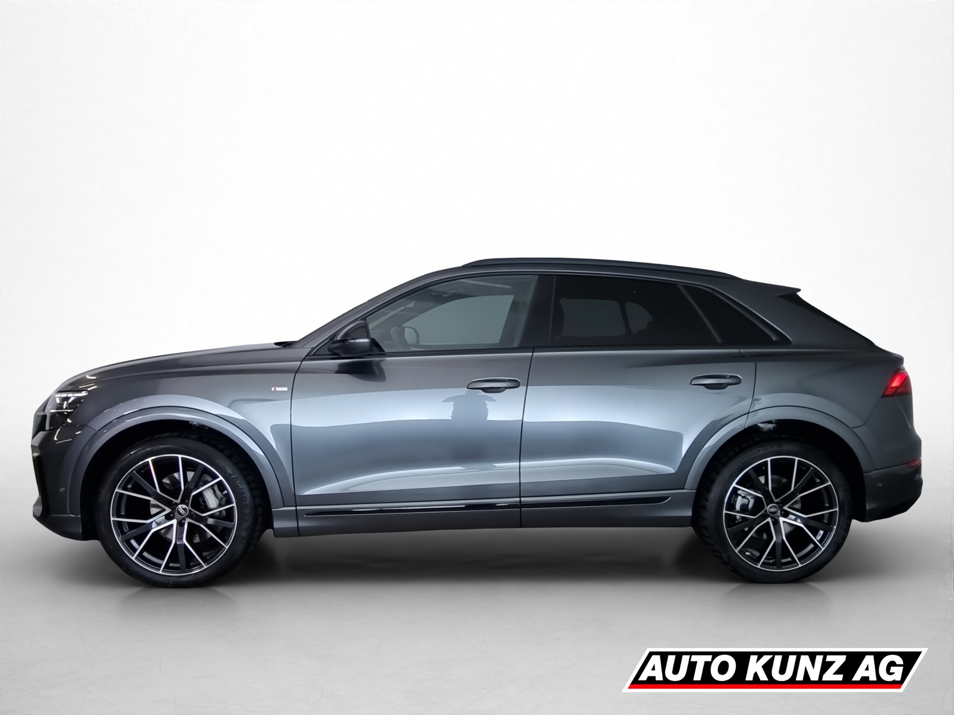 AUDI Q8 3.0 50 TDI quattro S-Tronic Black Line-showroom-element-2