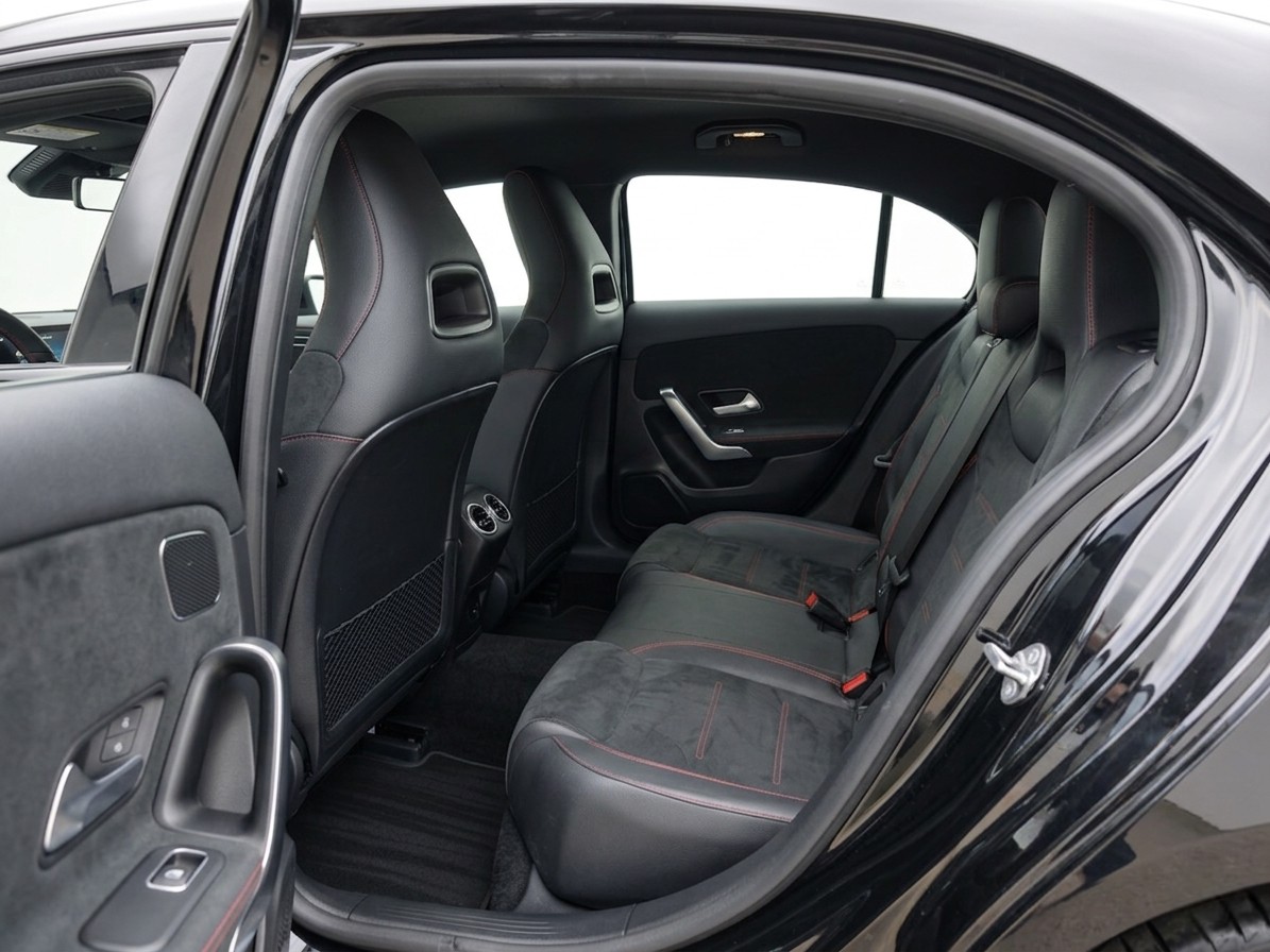 MERCEDES-BENZ A 200 AMG Line CH FAHRZEUG-image-14