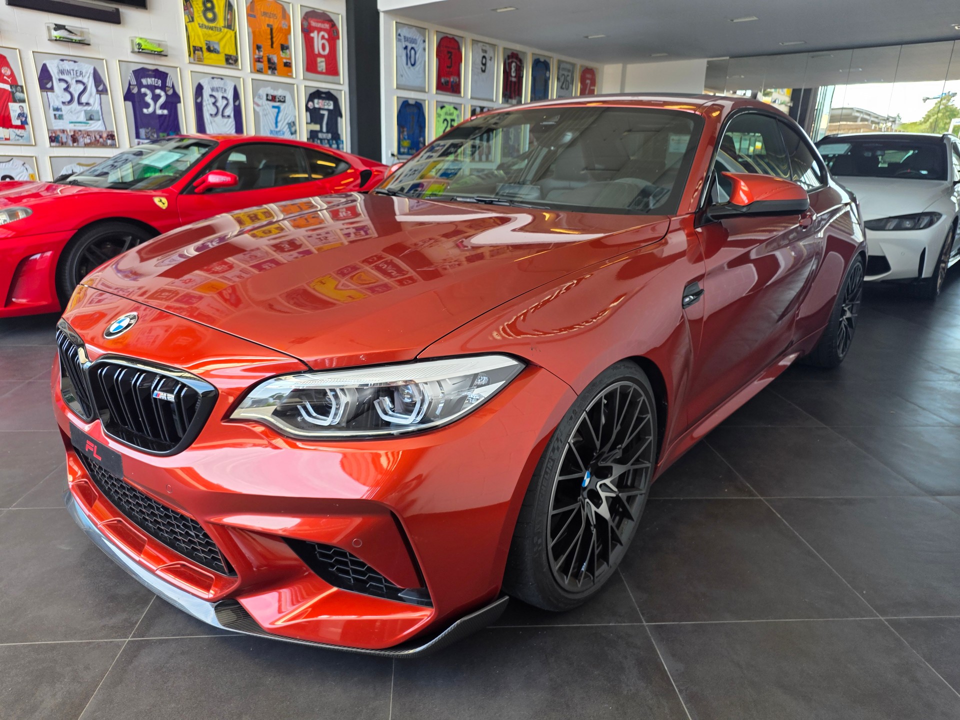 BMW M2 Competition-showroom-element-2