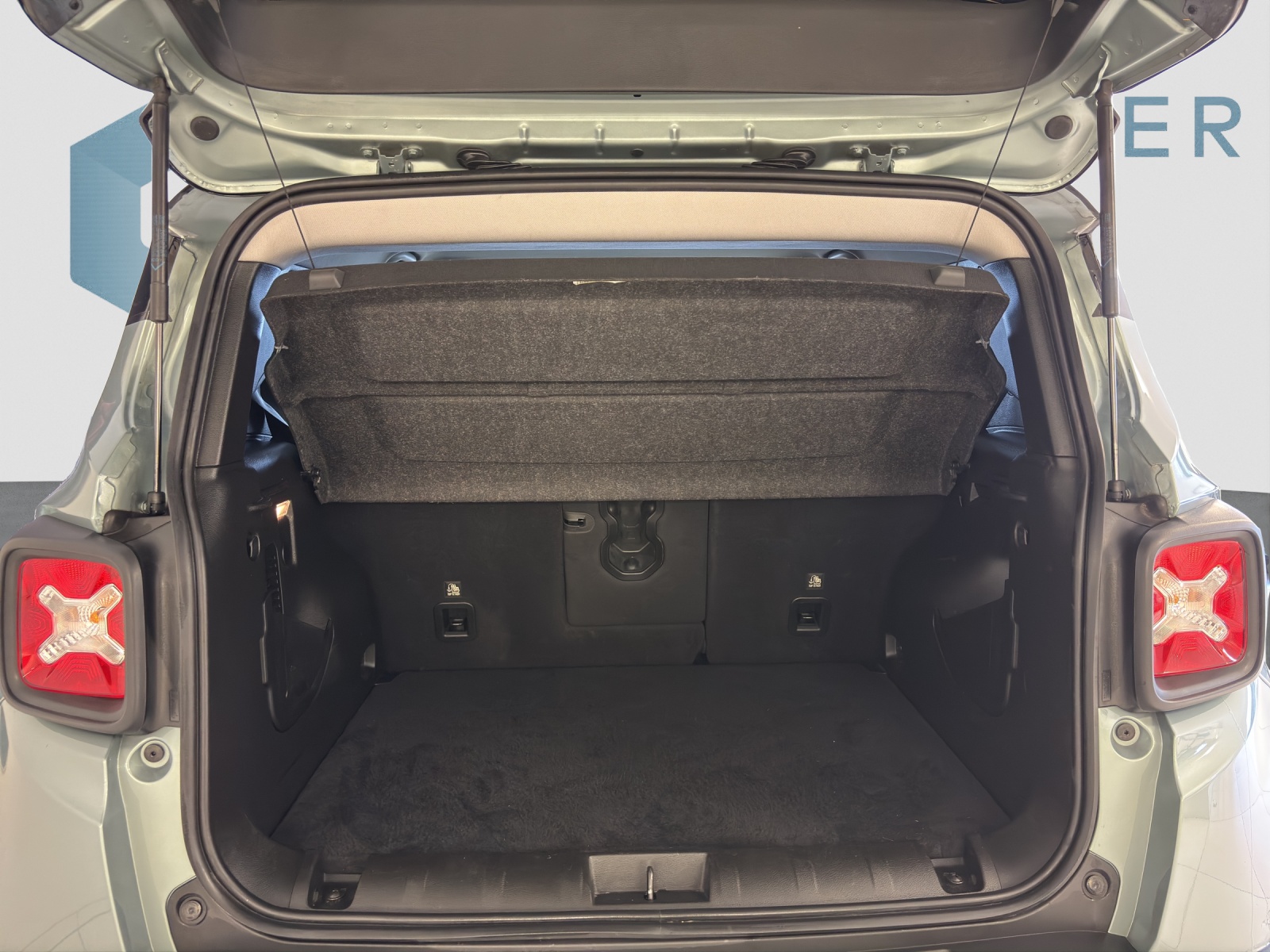 JEEP RENEGADE 1.5 Turbo Sustainab-image-6