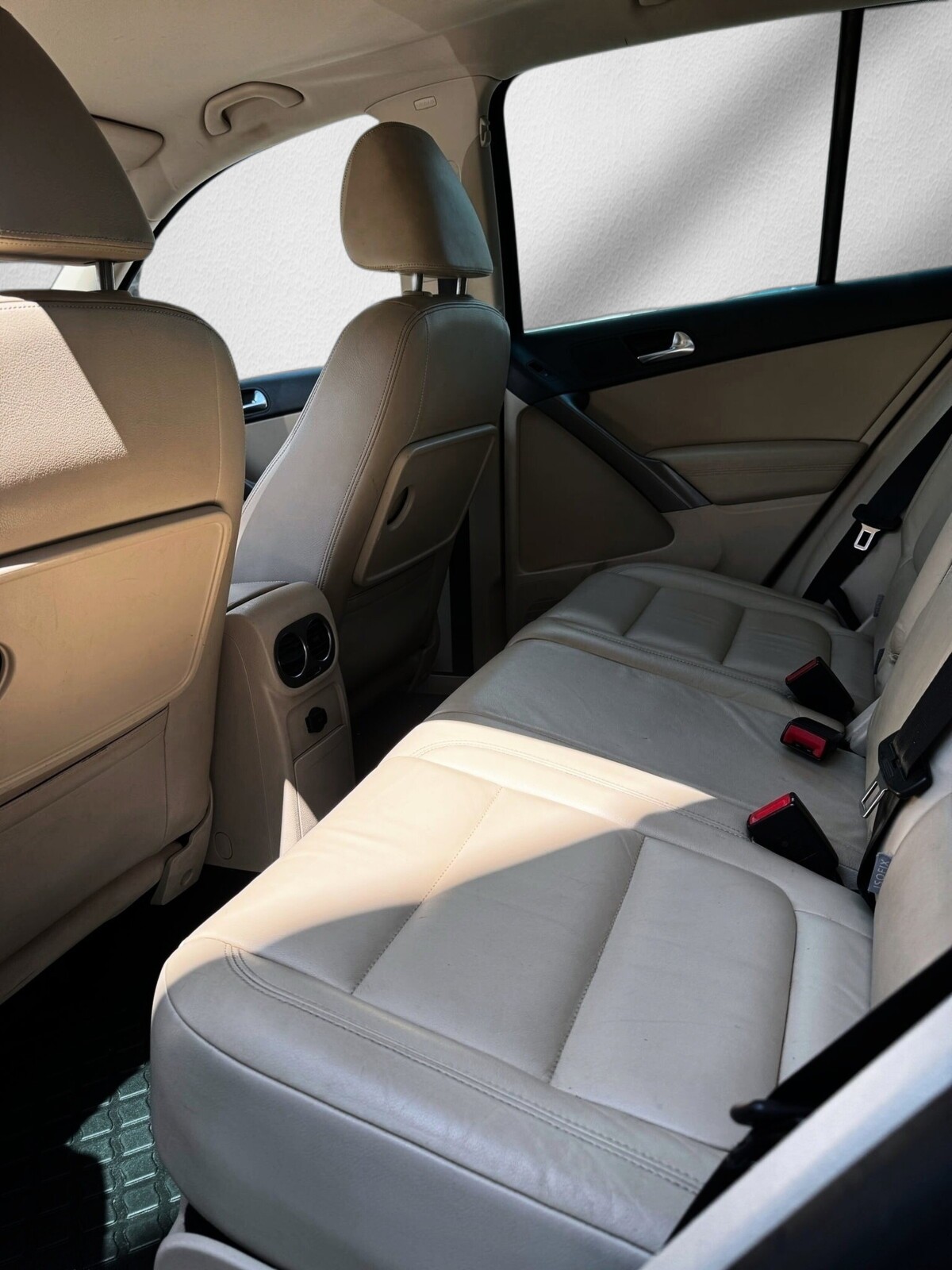 VW Tiguan 1.4 TSI Sport&Style-image-8