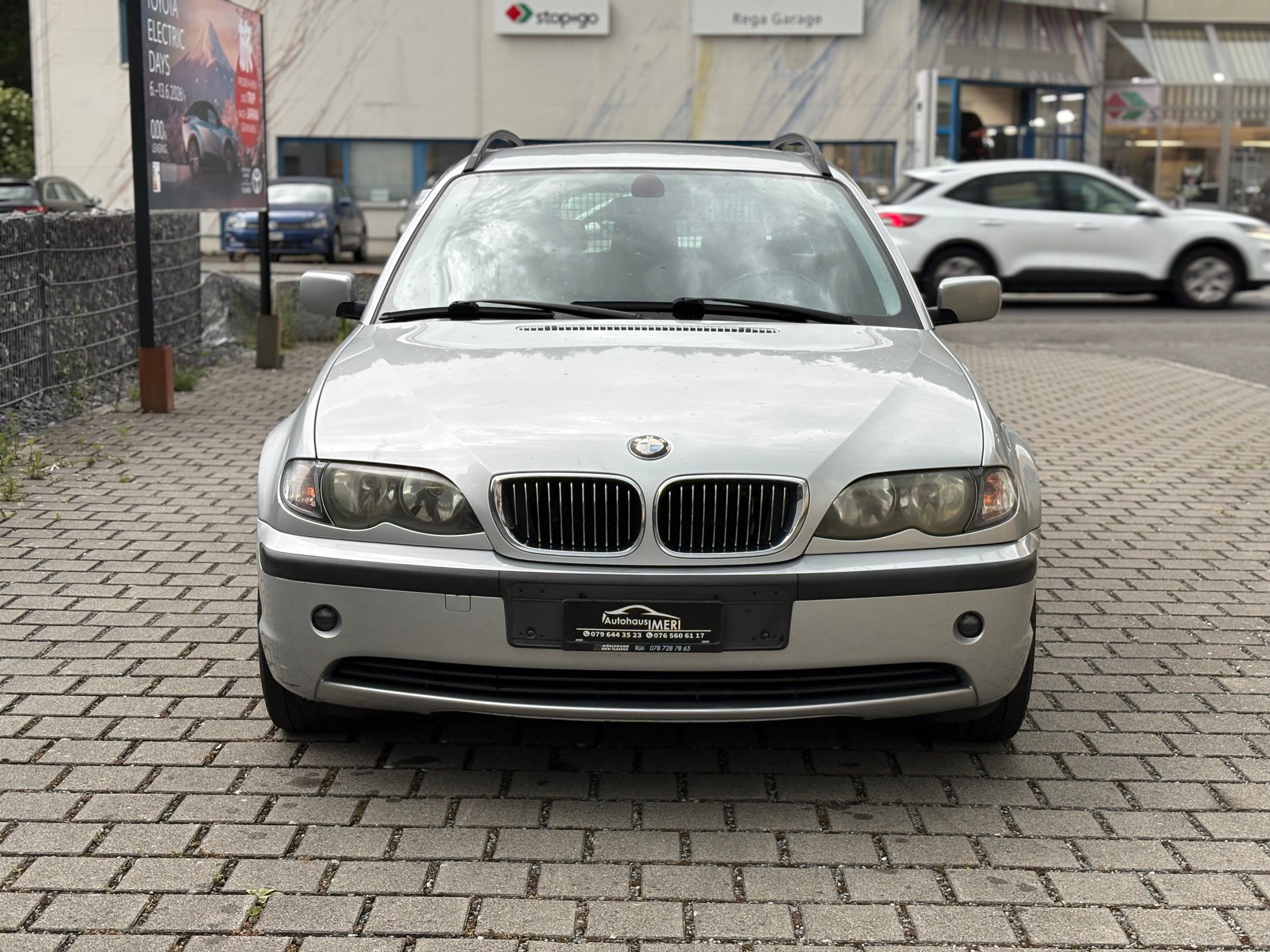 BMW 320i Touring AUTOMAT-image-2