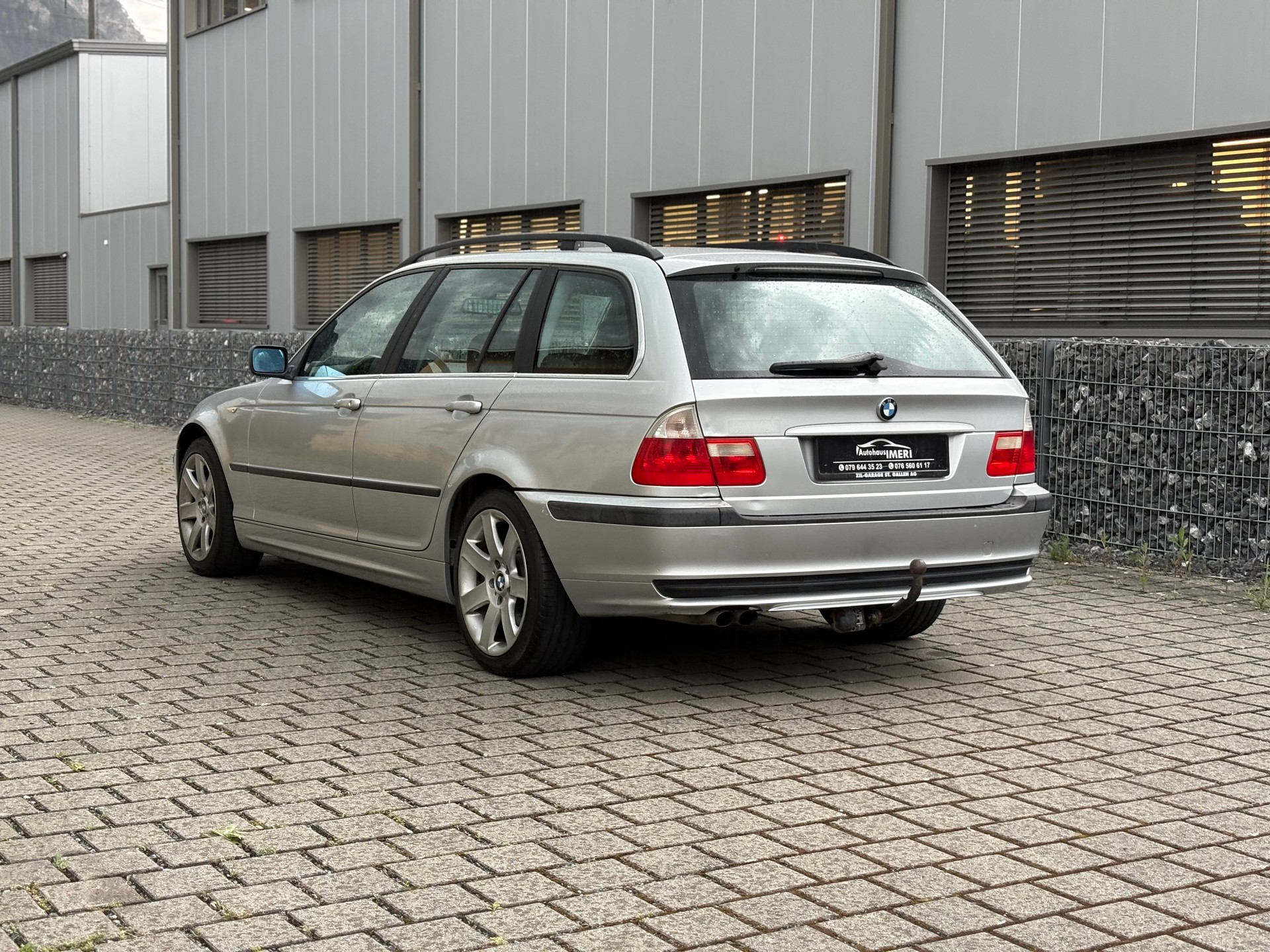 BMW 320i Touring AUTOMAT-image-6