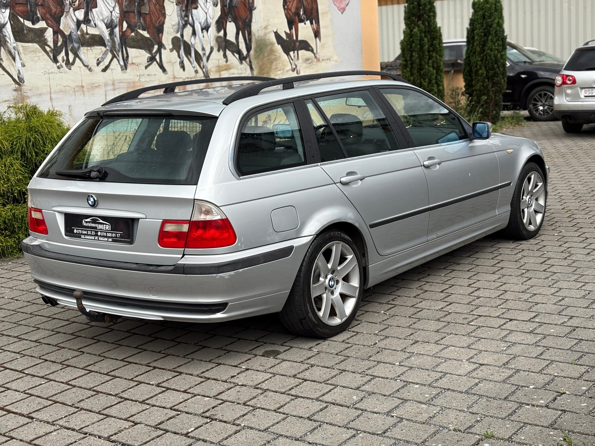 BMW 320i Touring AUTOMAT-image-9