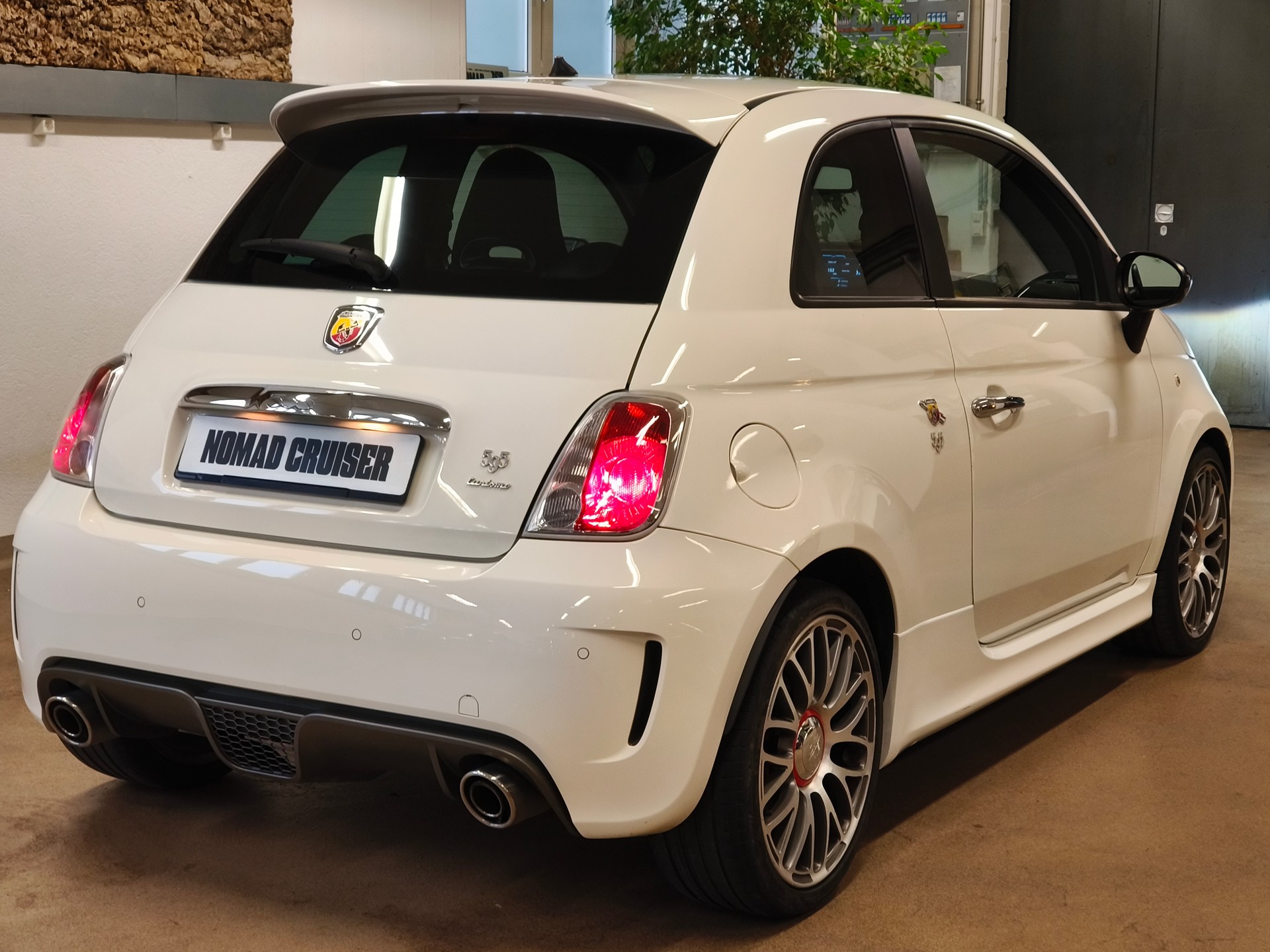 FIAT 595 1.4 16V Turbo Abarth Turismo-image-11