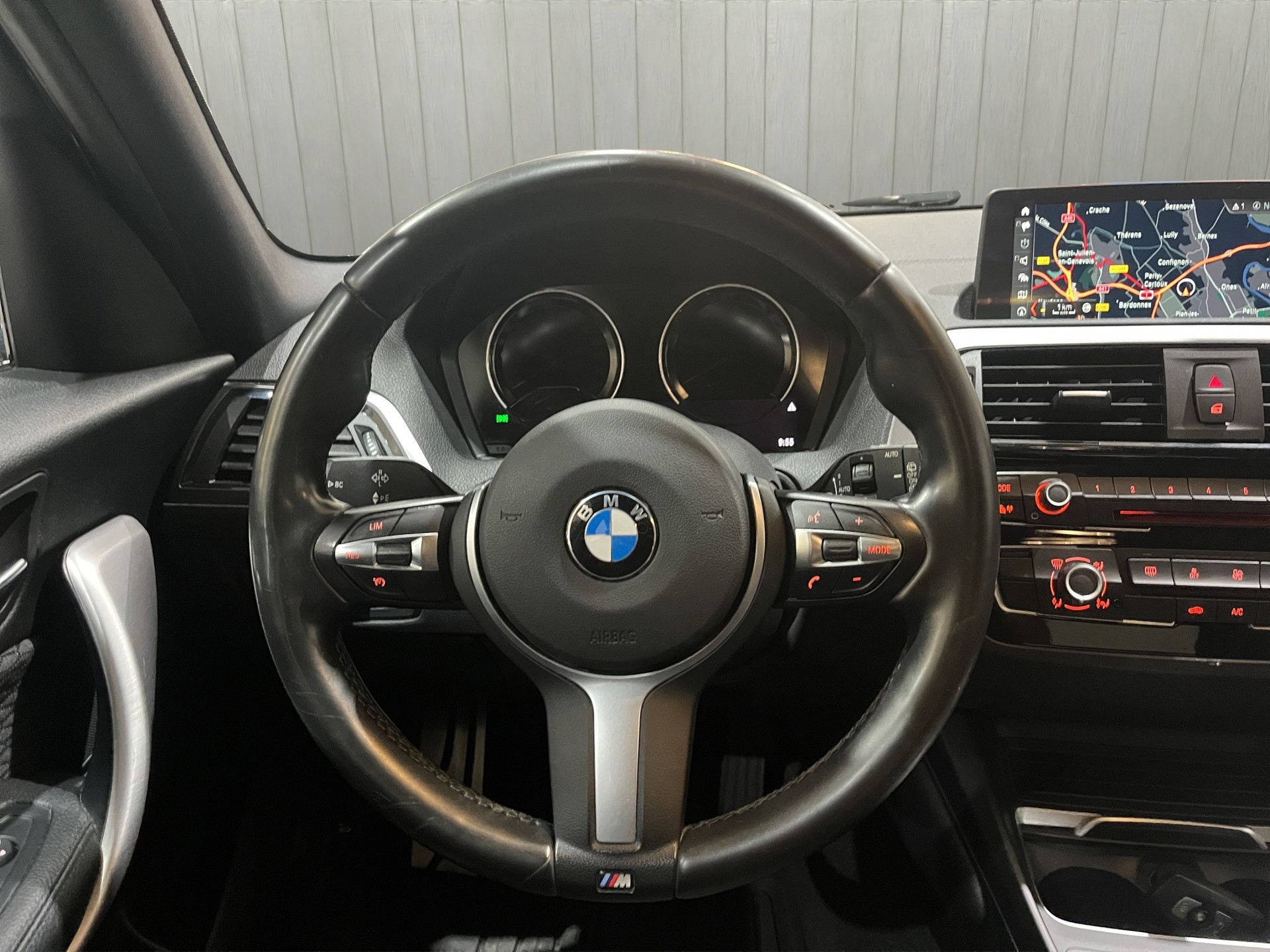 BMW 120d xDrive Edition M Sport Steptronic-image-10
