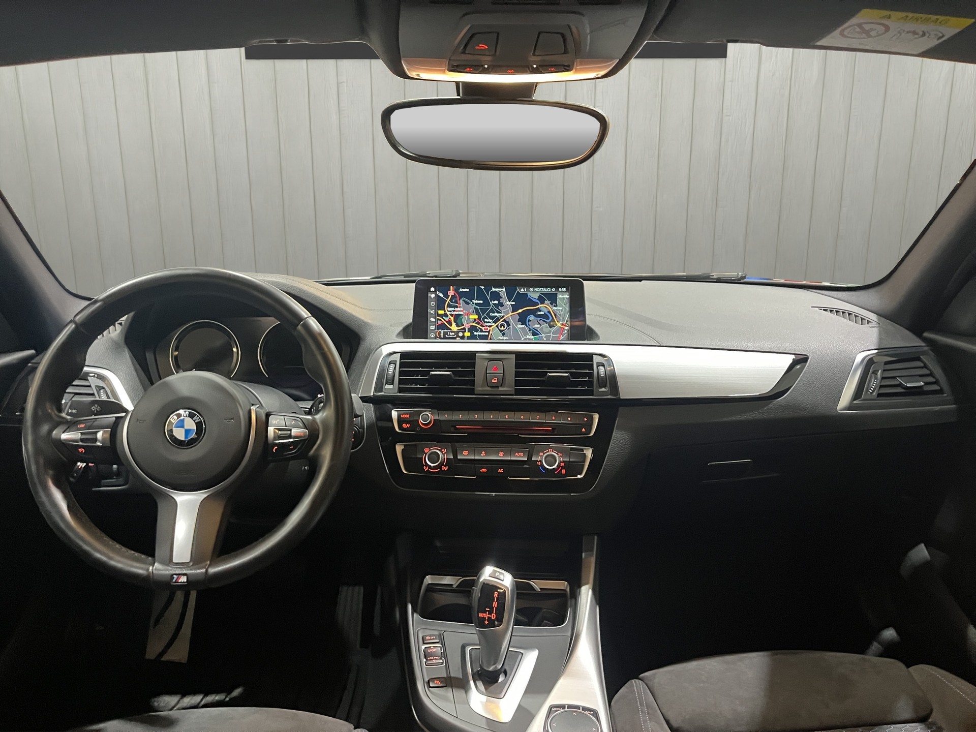 BMW 120d xDrive Edition M Sport Steptronic-image-9