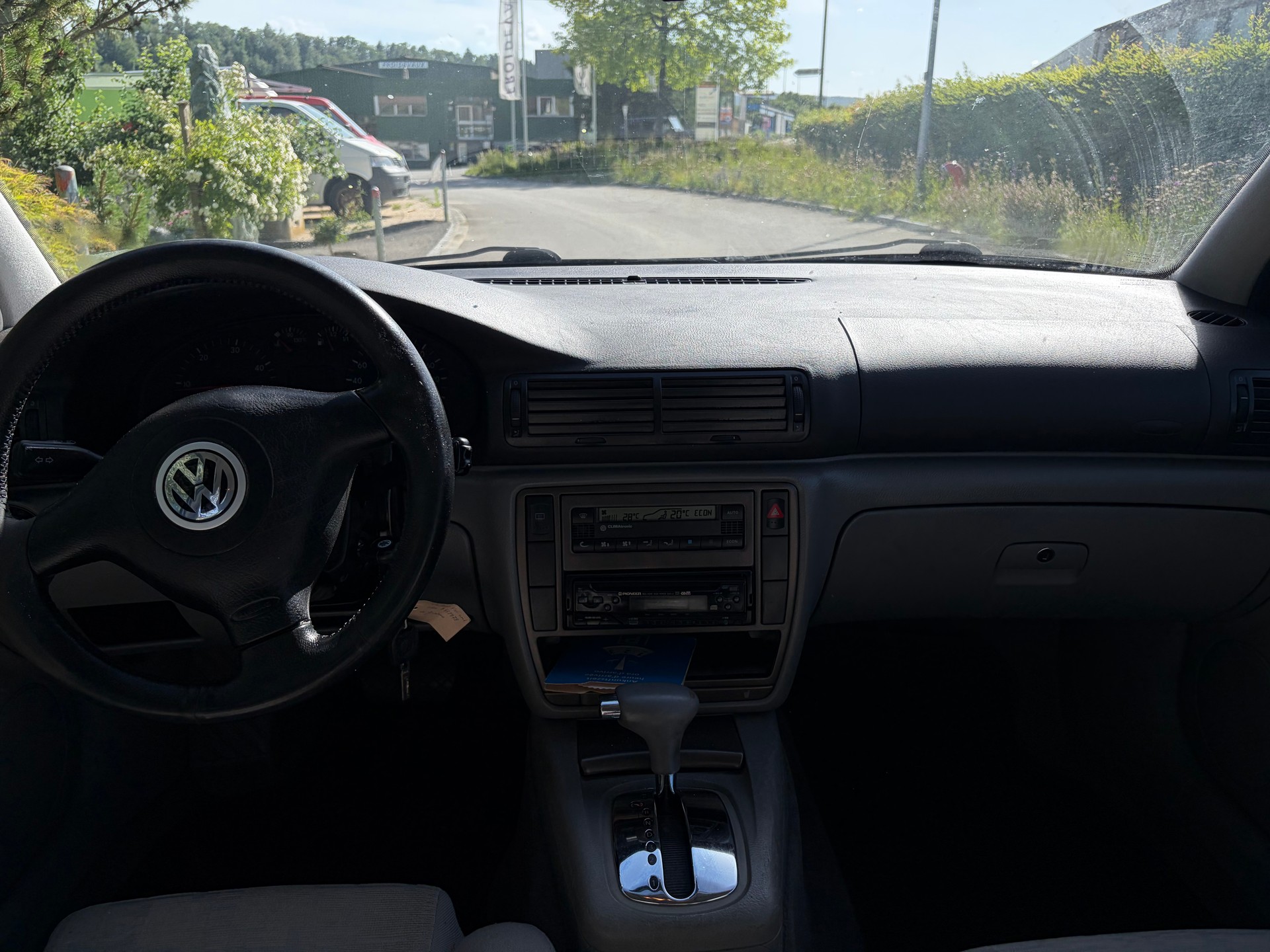 VW Passat Variant 1.9 TDI Trendline-image-2