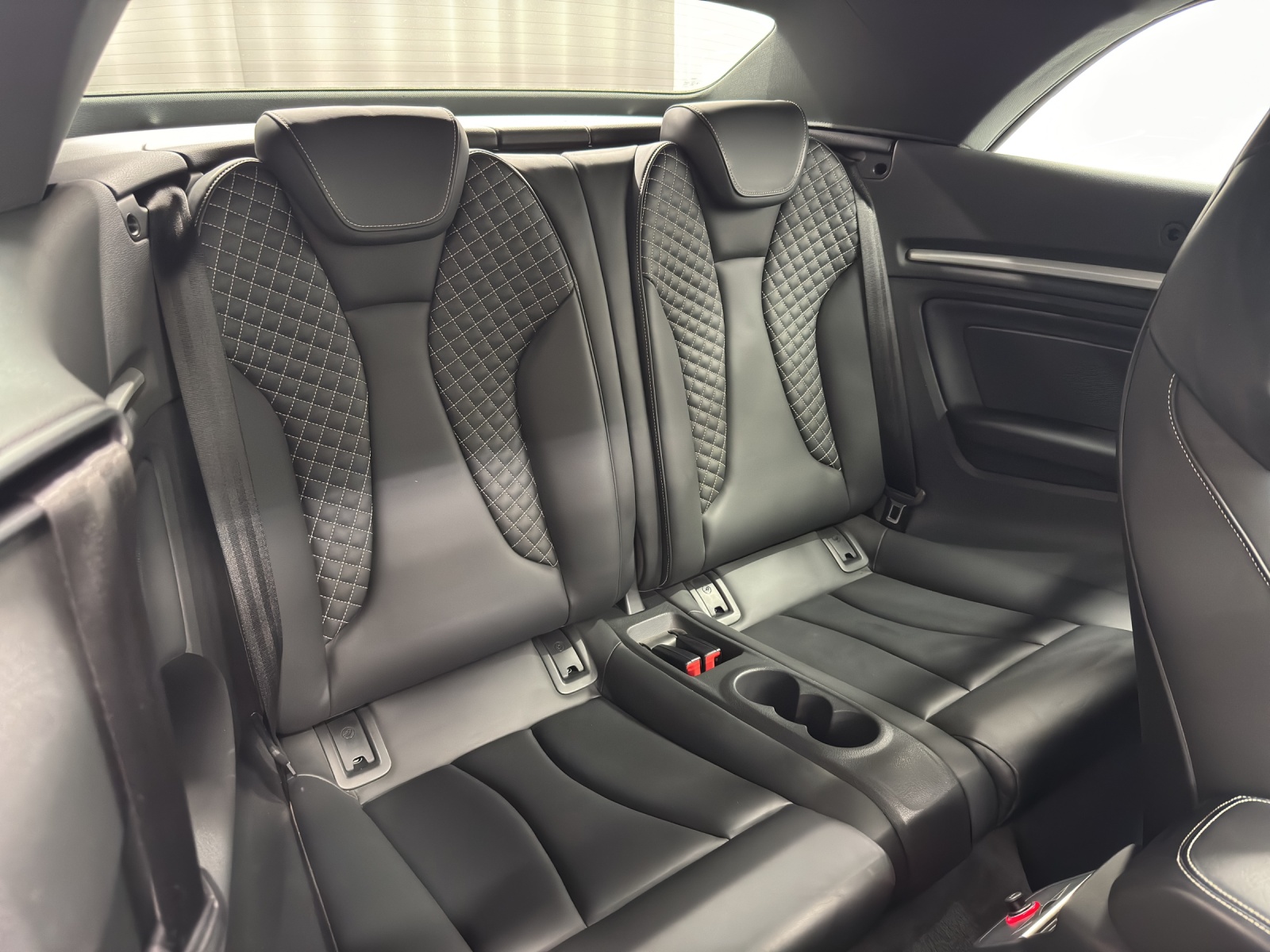 AUDI S3 Cabriolet 2.0 T FSI quattro S-Tronic-image-9