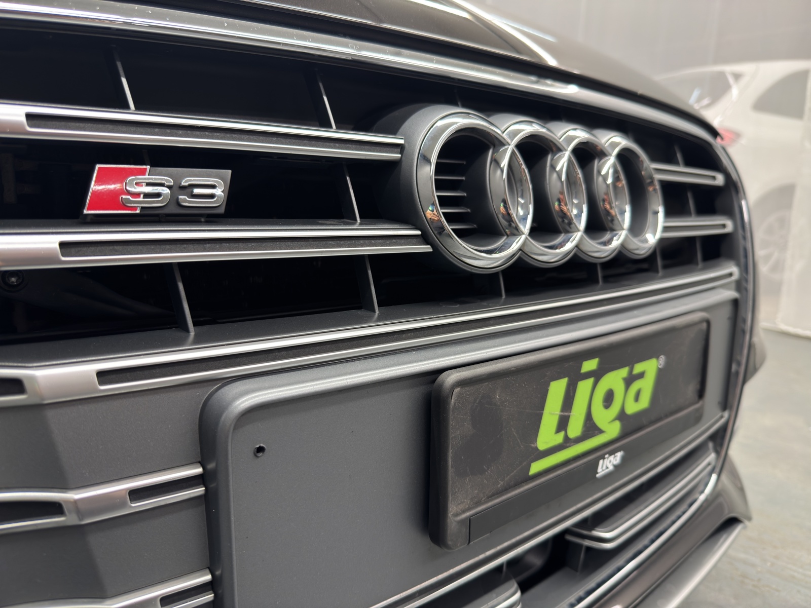 AUDI S3 Cabriolet 2.0 T FSI quattro S-Tronic-image-15