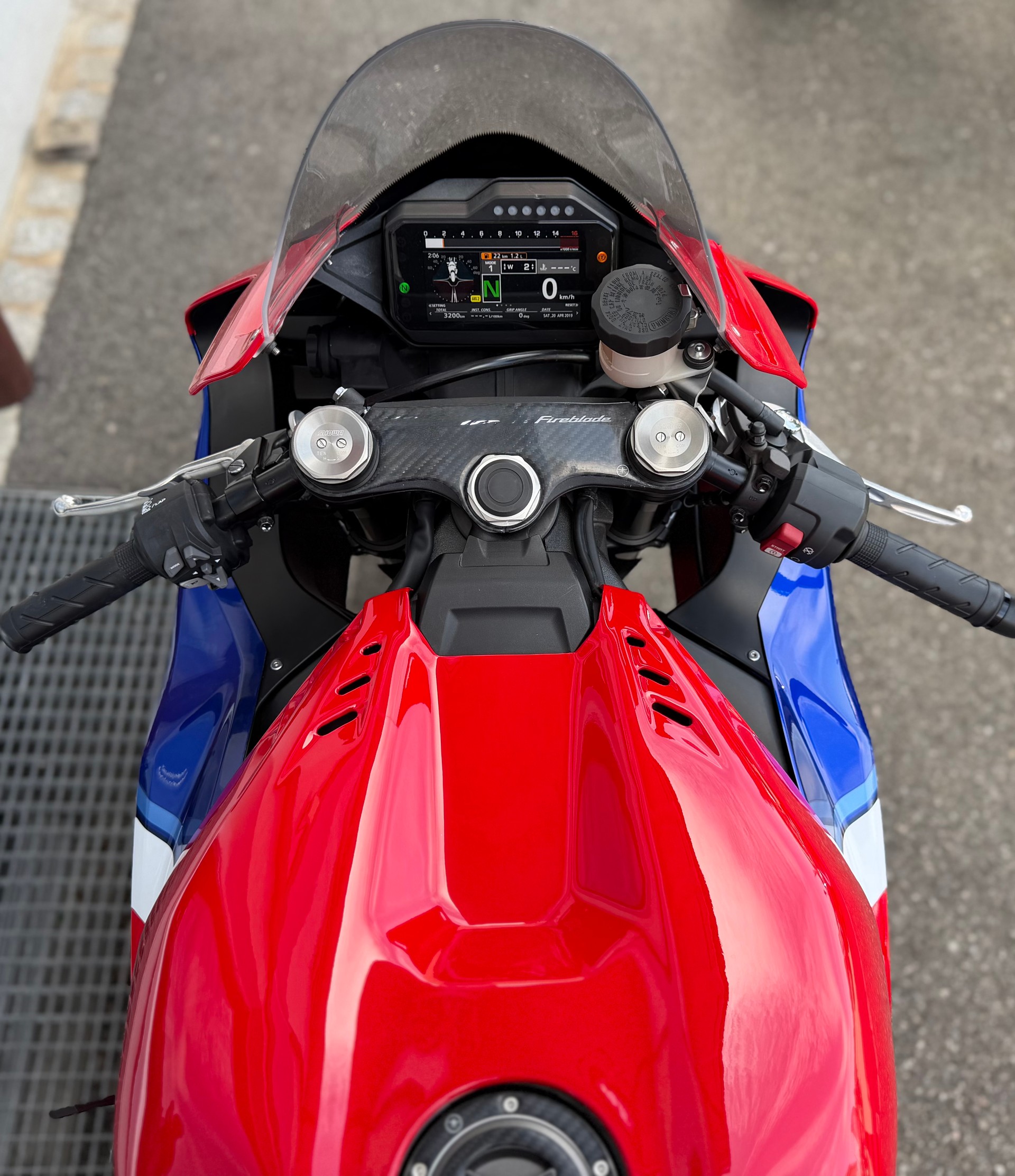HONDA CBR 1000 RR-R-image-8