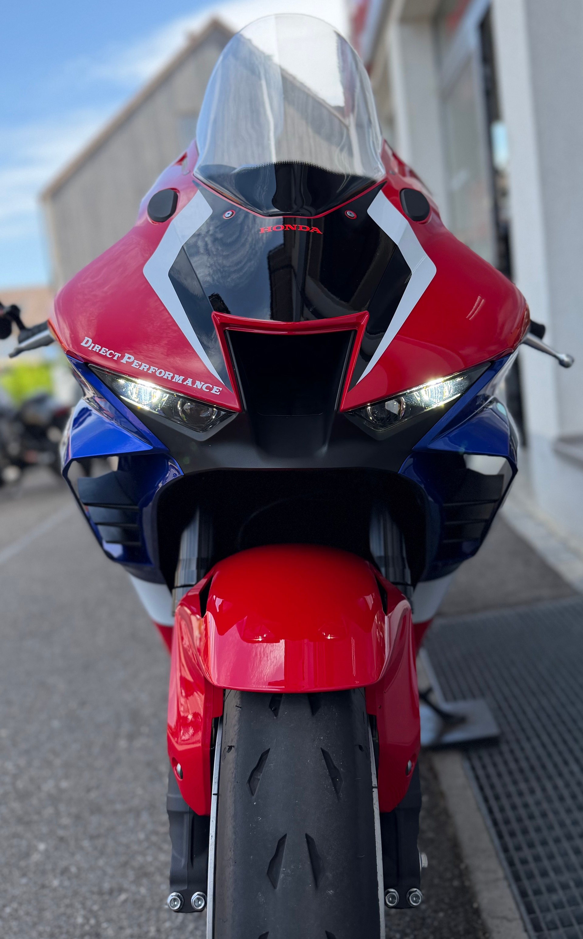 HONDA CBR 1000 RR-R-image-1