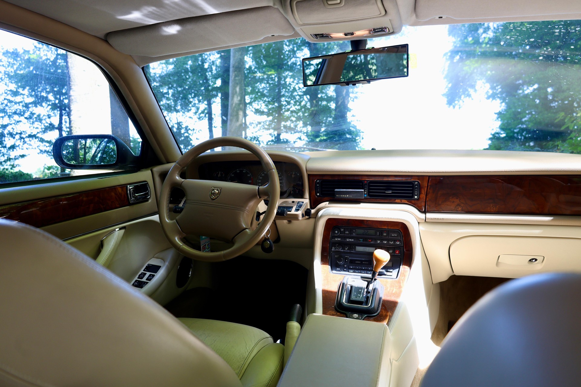 JAGUAR XJ 3.2 Executive-image-6