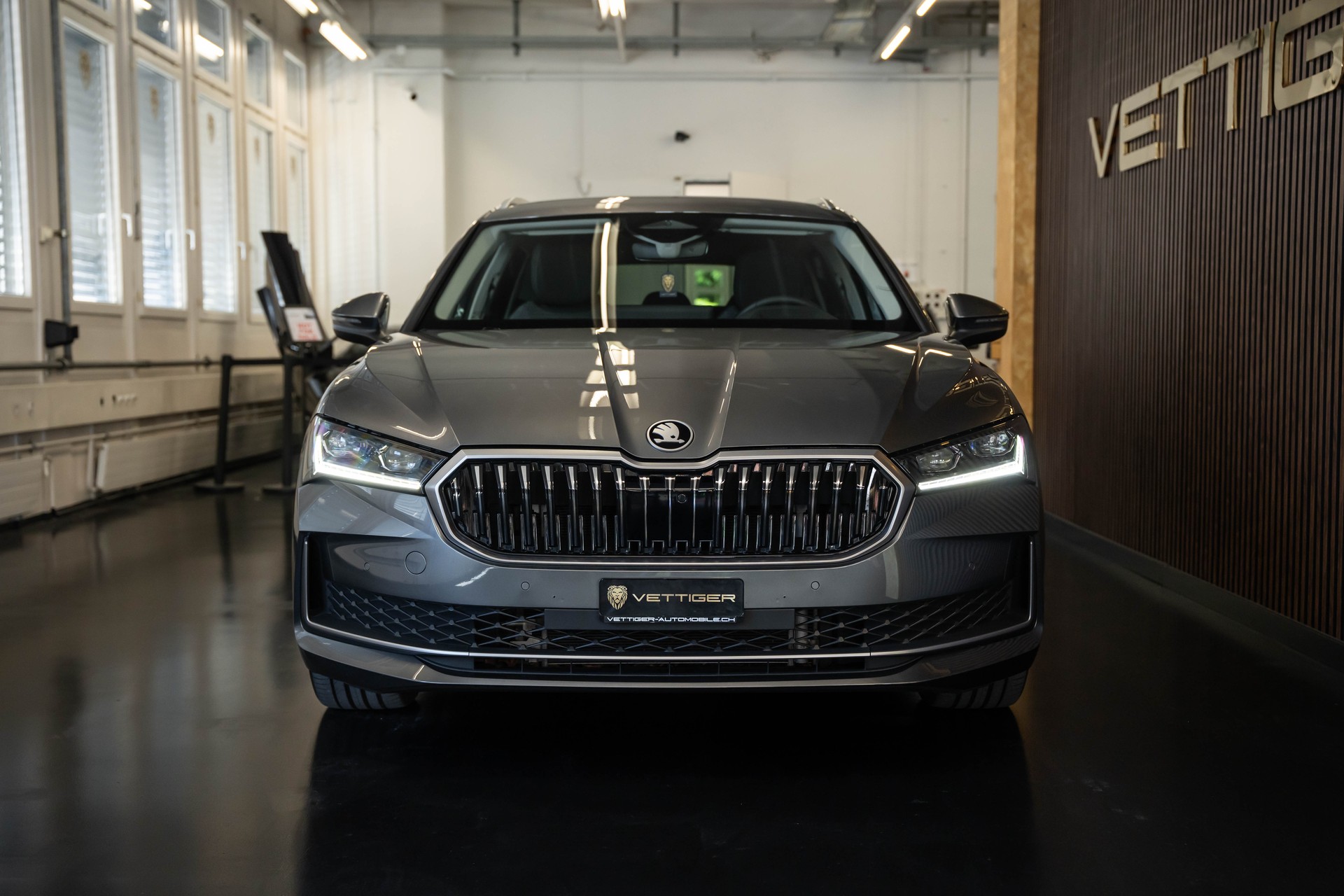SKODA Superb Combi 2.0 TDi Selection 4x4 DSG-showroom-element-2
