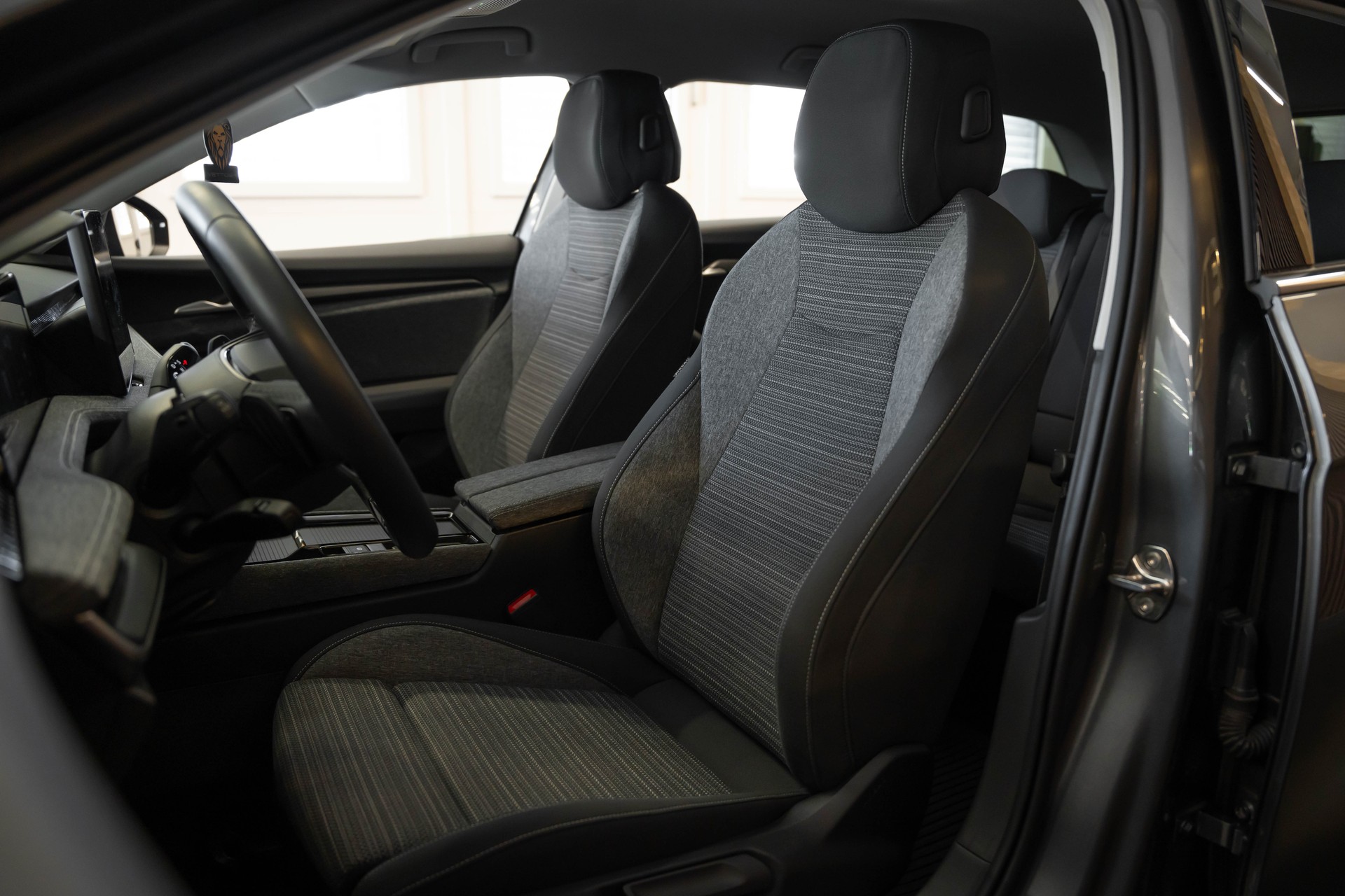 SKODA Superb Combi 2.0 TDi Selection 4x4 DSG-image-14