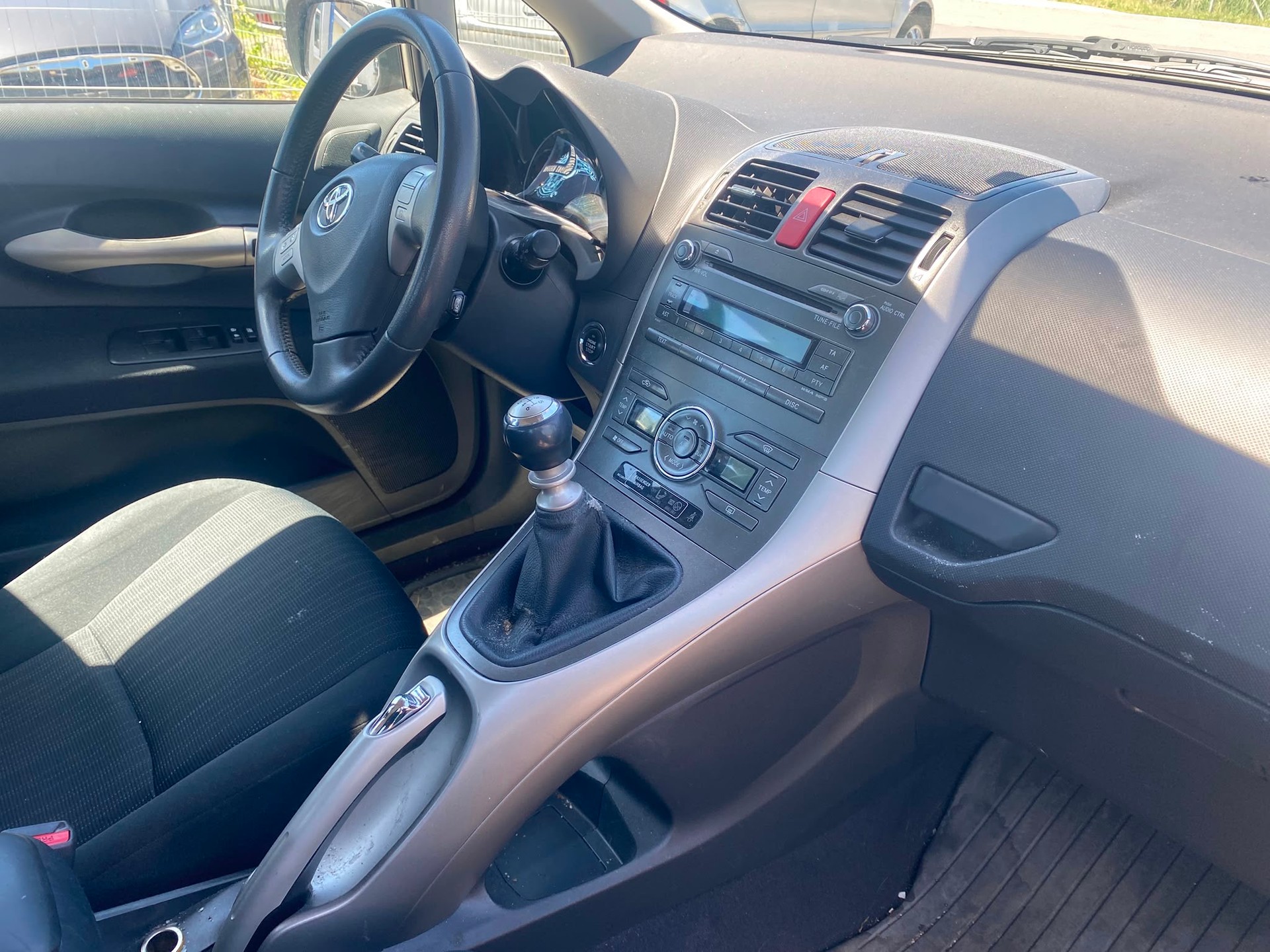 TOYOTA Auris 2.0 D-4D Linea Sol-image-10