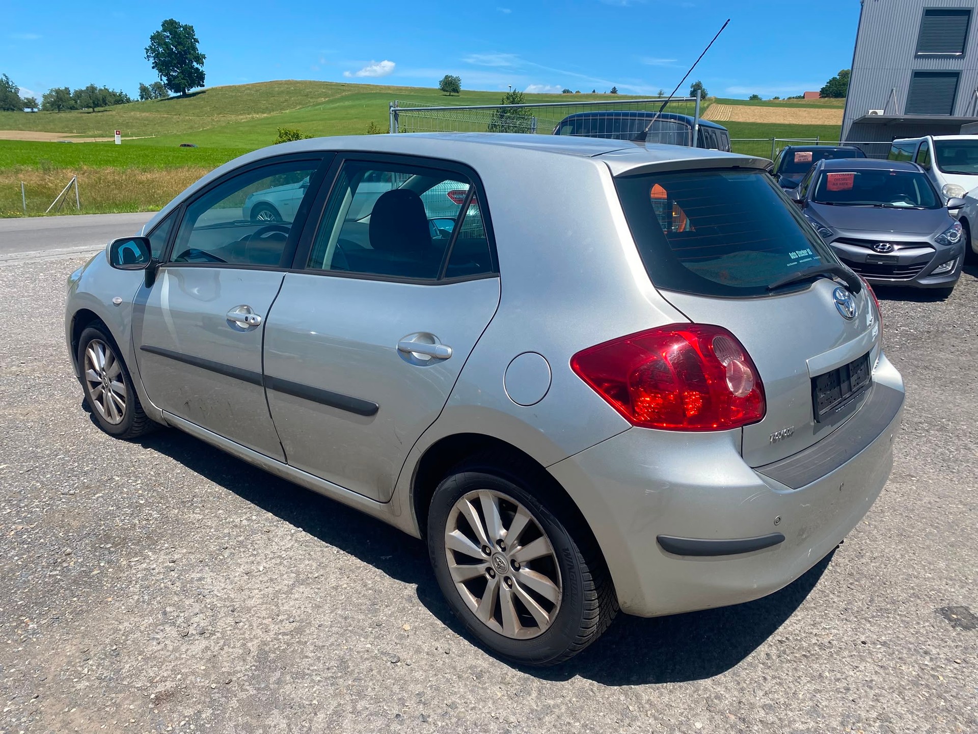 TOYOTA Auris 2.0 D-4D Linea Sol-image-3