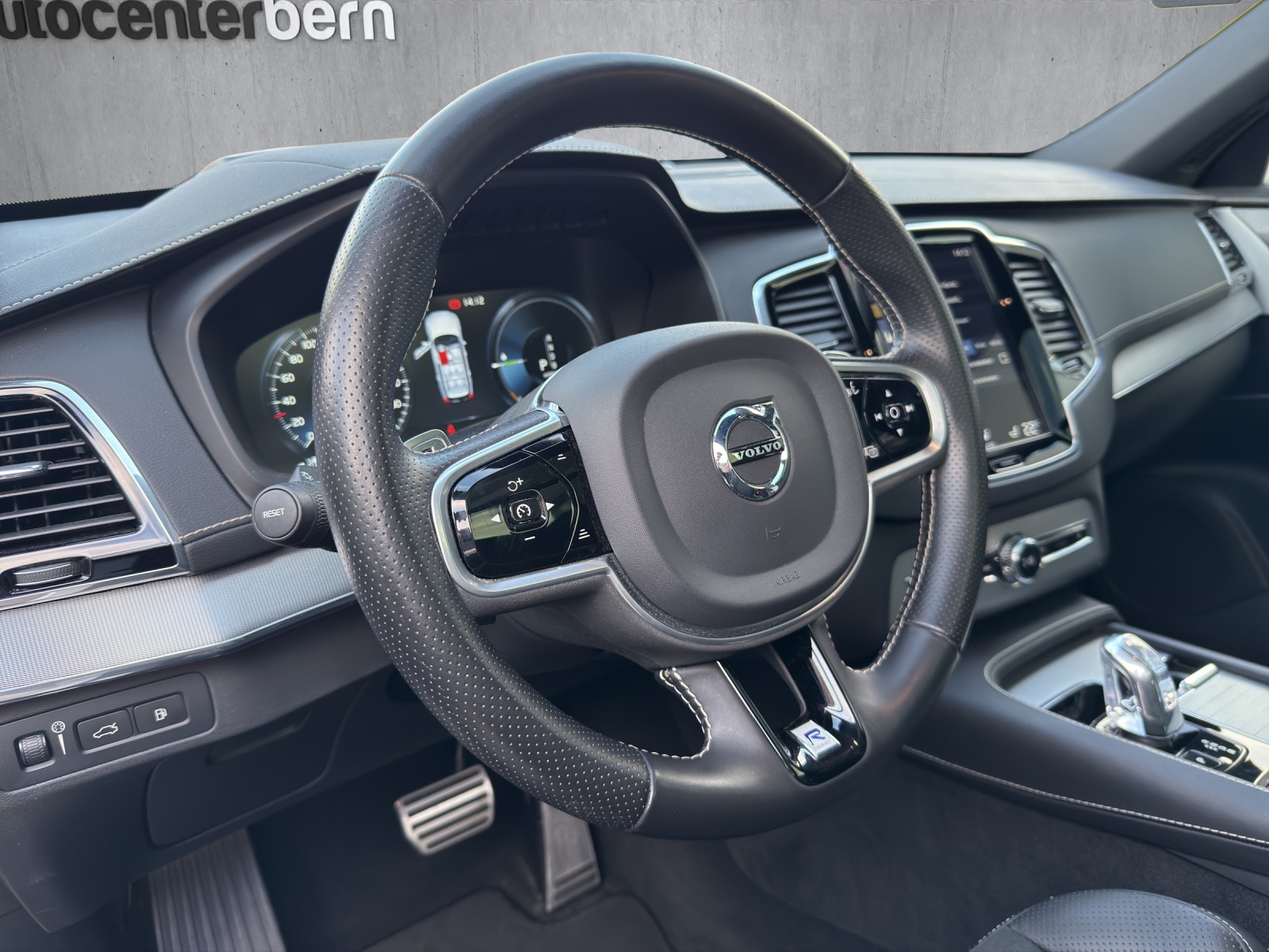 VOLVO XC90 T8 AWD R-Design Geartronic-image-8