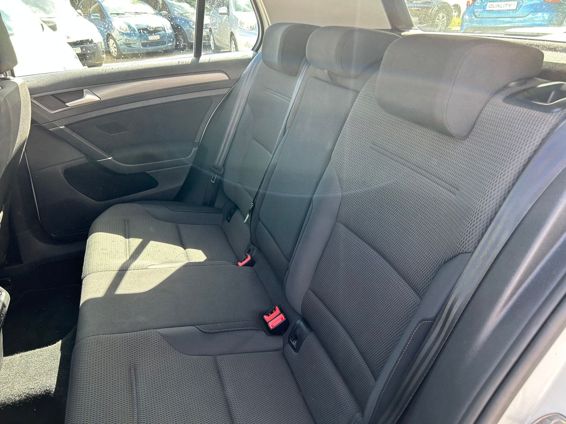 VW Golf 1.4 TSI Comfortline Swiss Line Limited DSG-image-9
