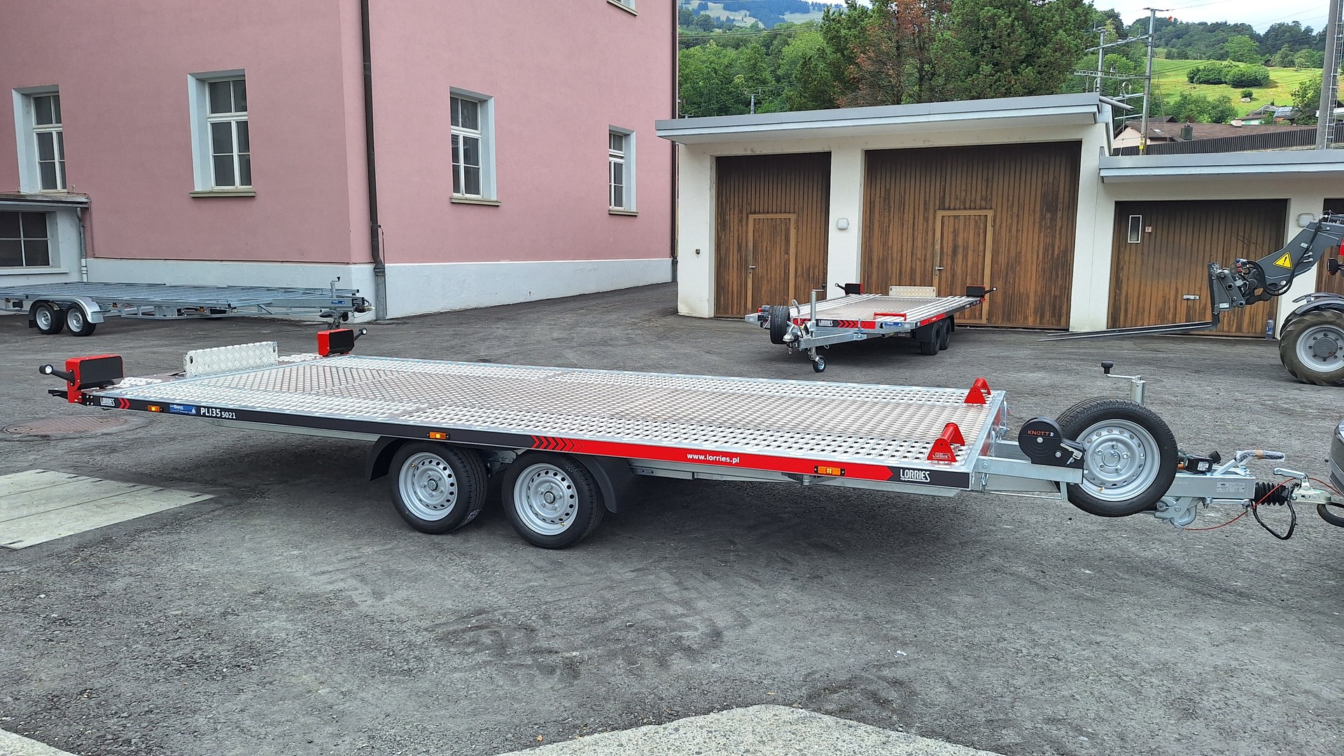 LORRIES PLI35-5021 mittig Riffelblech-image-1