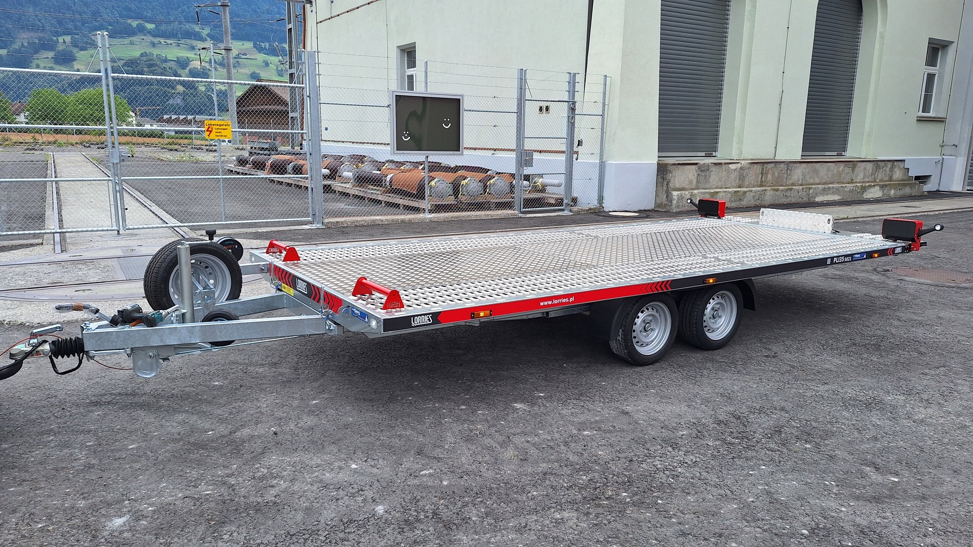 LORRIES PLI35-5021 mittig Riffelblech-image-4