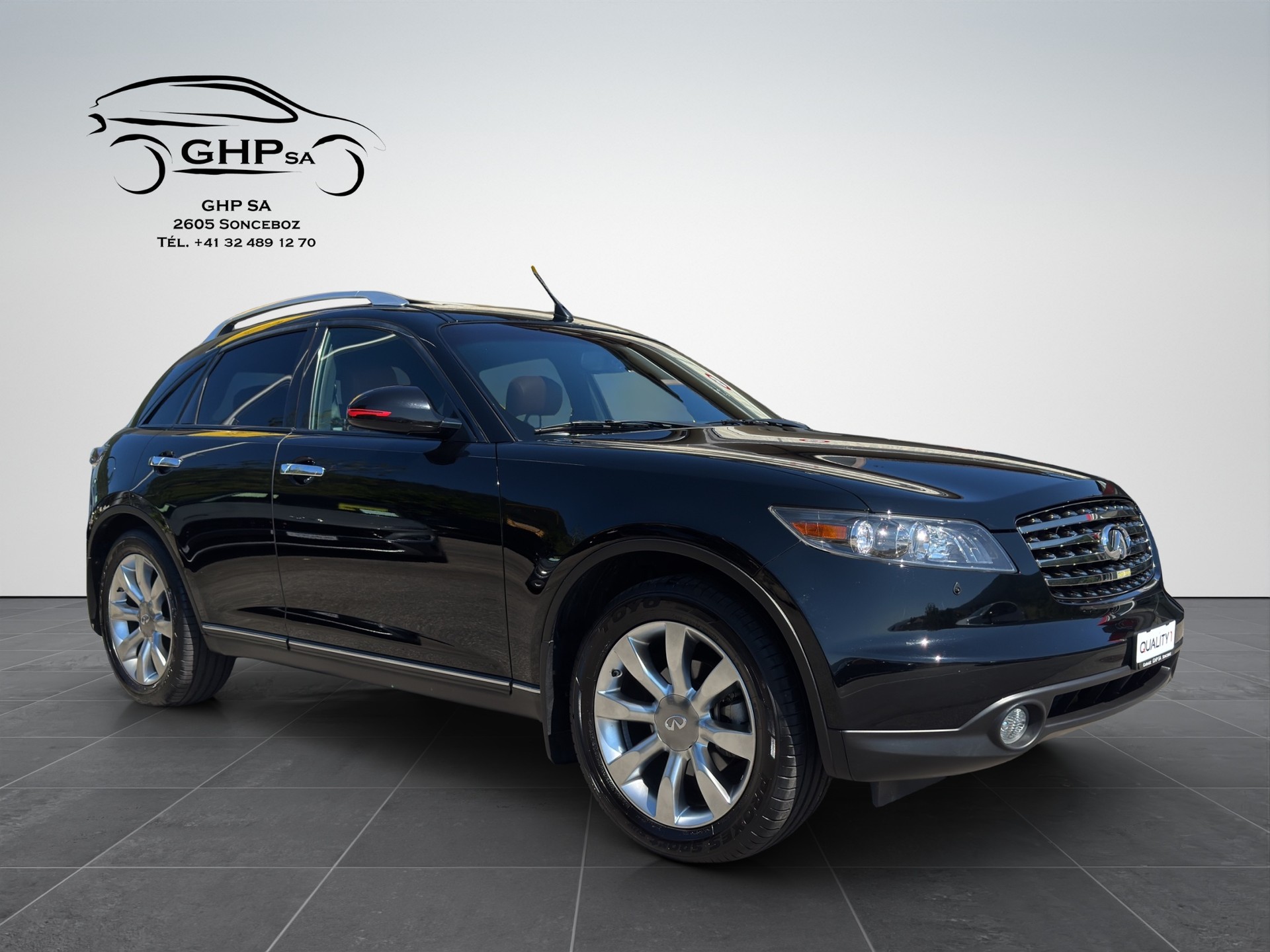 INFINITI FX35-image-1