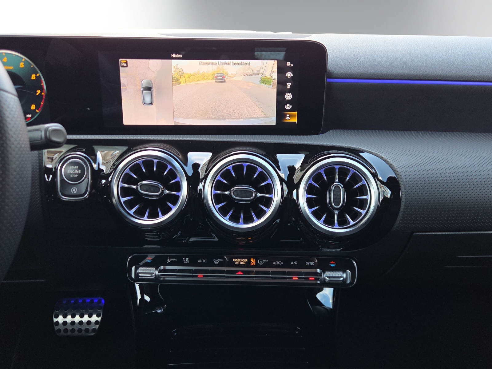 MERCEDES-BENZ A 200 AMG Line 7G-DCT-image-13