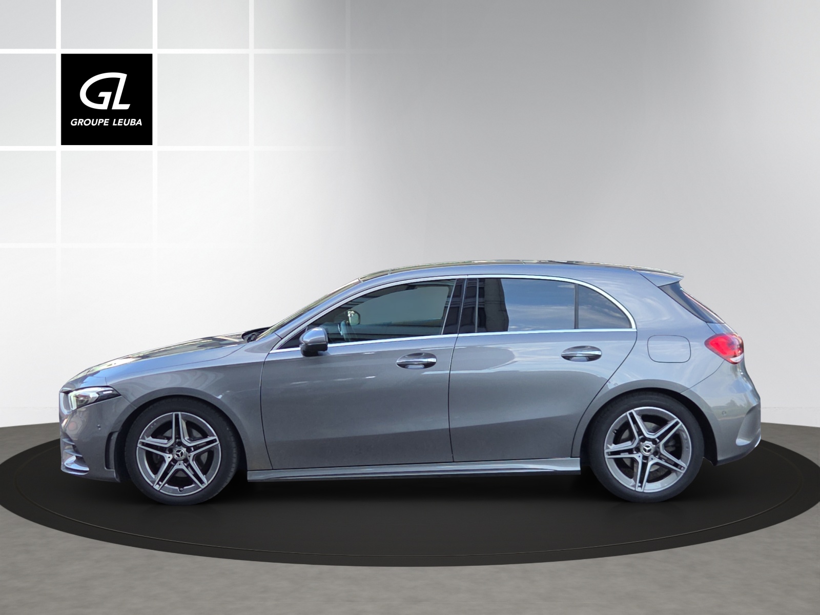 MERCEDES-BENZ A 200 AMG Line 7G-DCT-showroom-element-2
