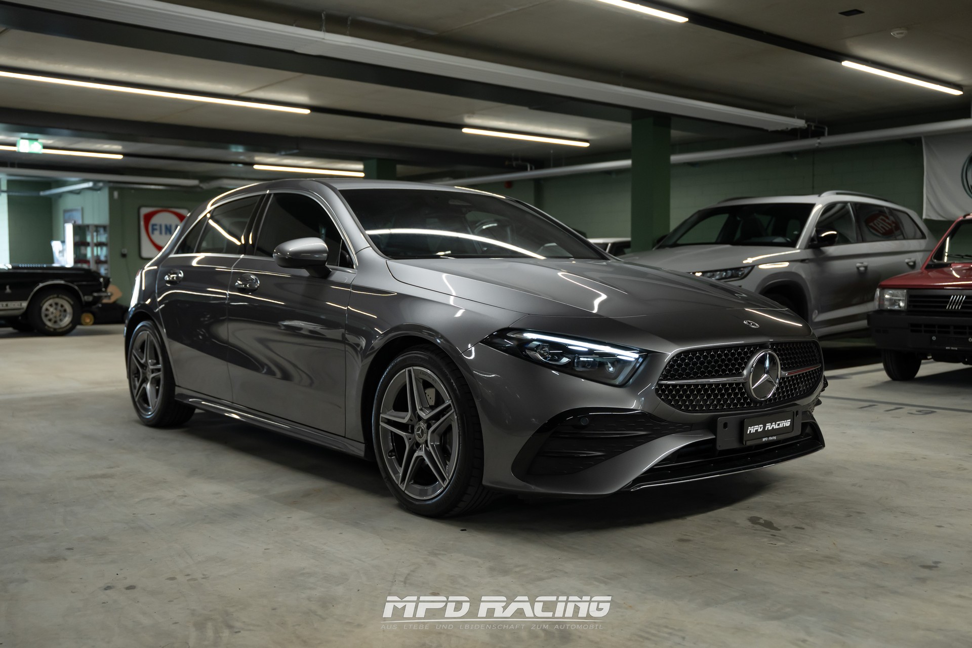 MERCEDES-BENZ A 220 d 8G-DCT-showroom-element-2