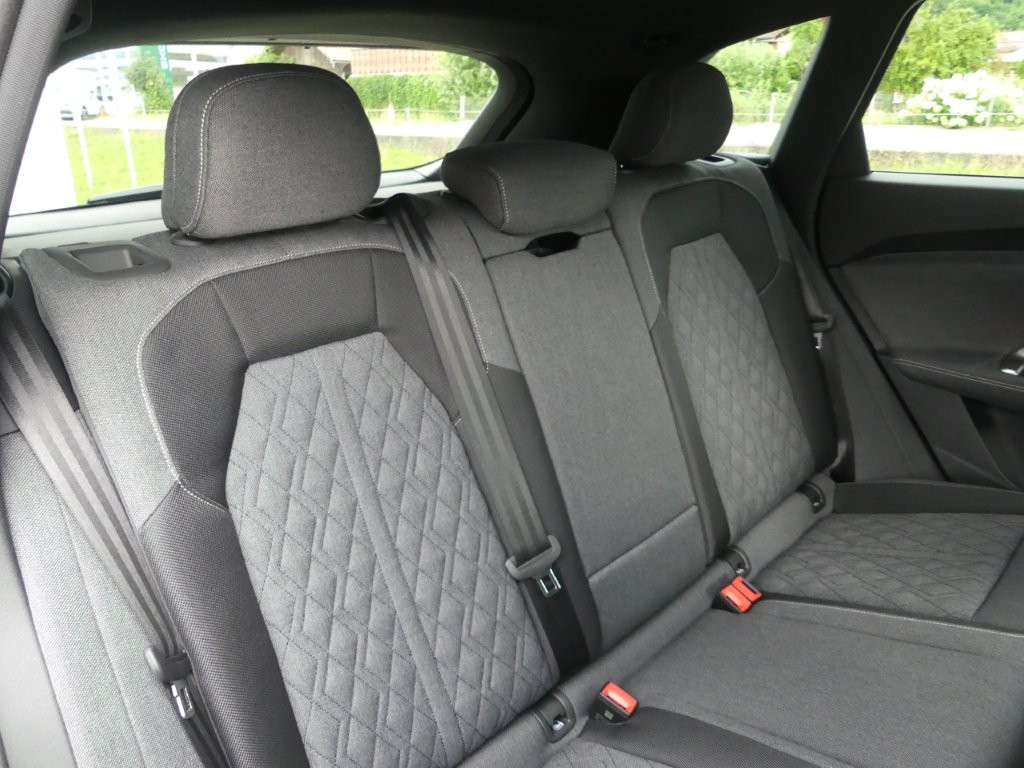 AUDI Q5 TFSI quatto 150 kW S-tronic-image-12