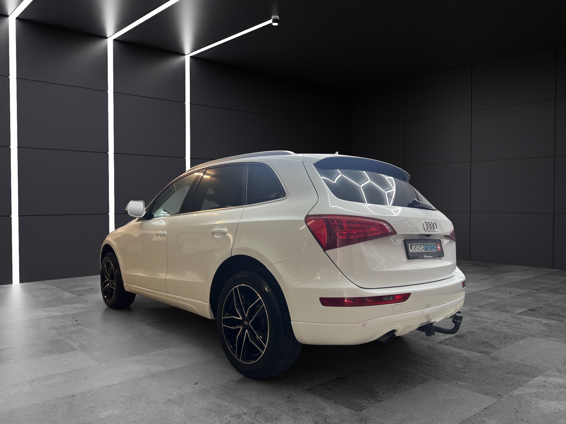 AUDI Q5 2.0 TFSI quattro S-tronic-image-6