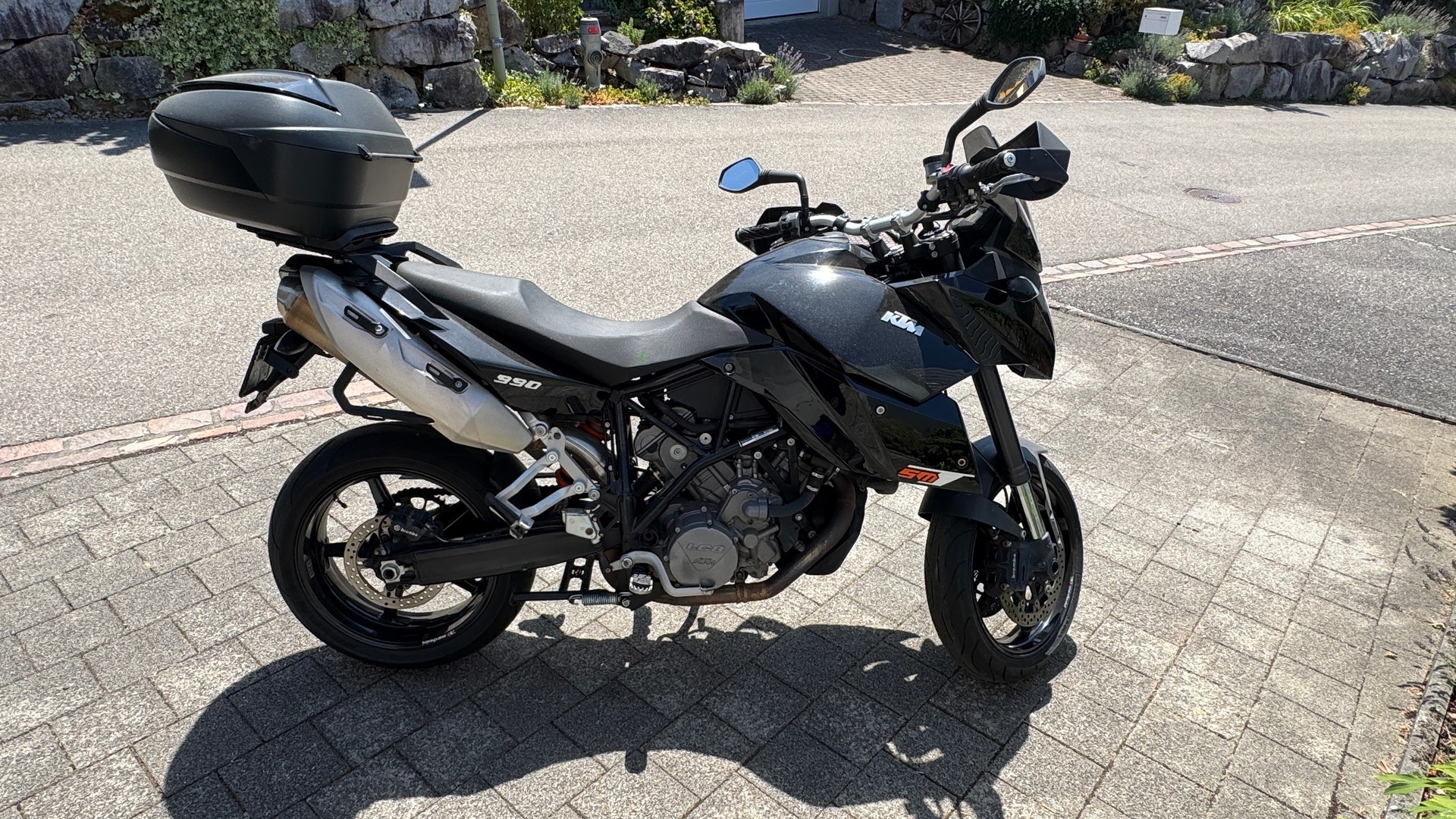 KTM 990 Supermoto T-image-2