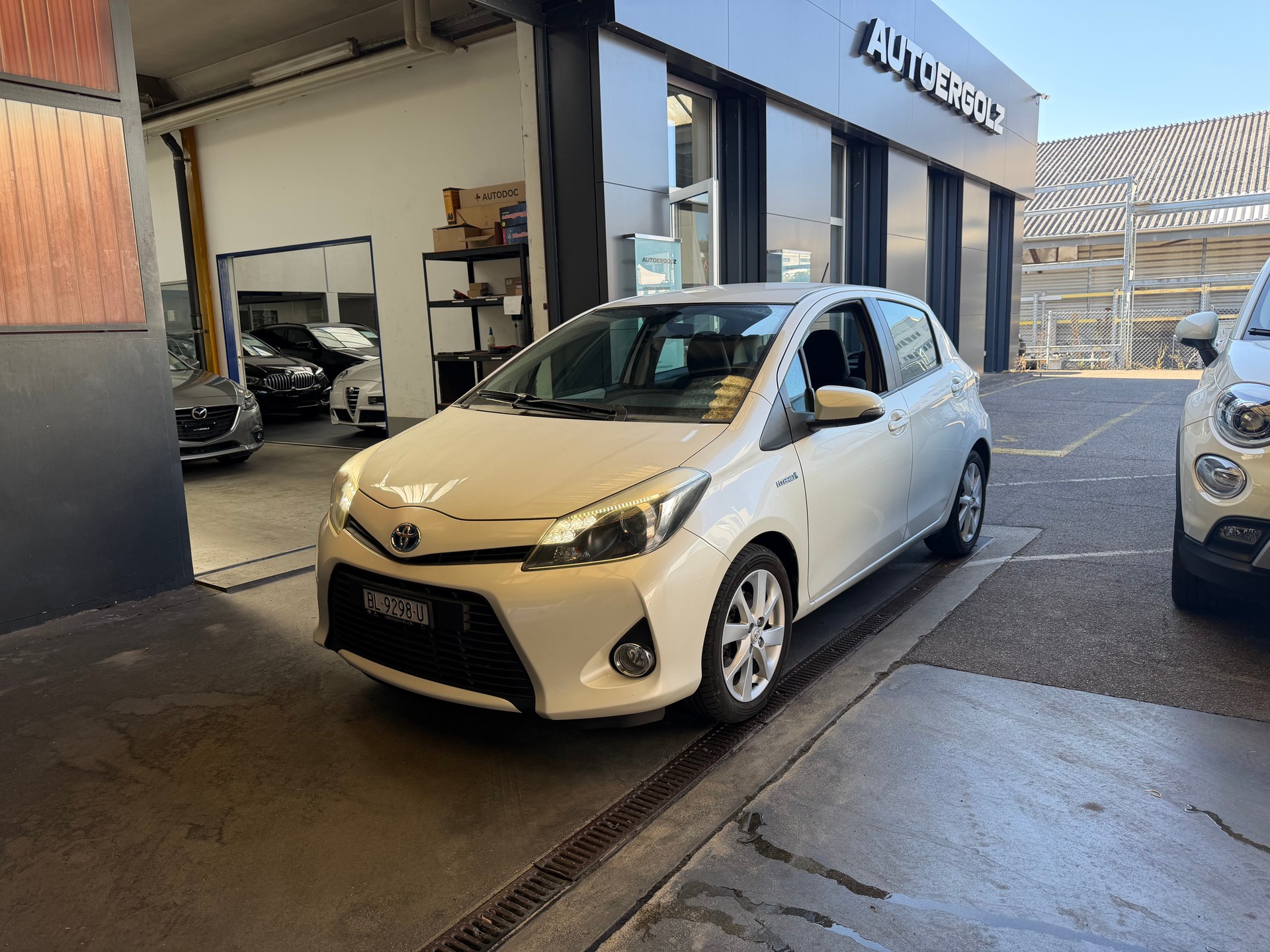 TOYOTA Yaris 1.5 VVT-i Hybrid Sol CVT