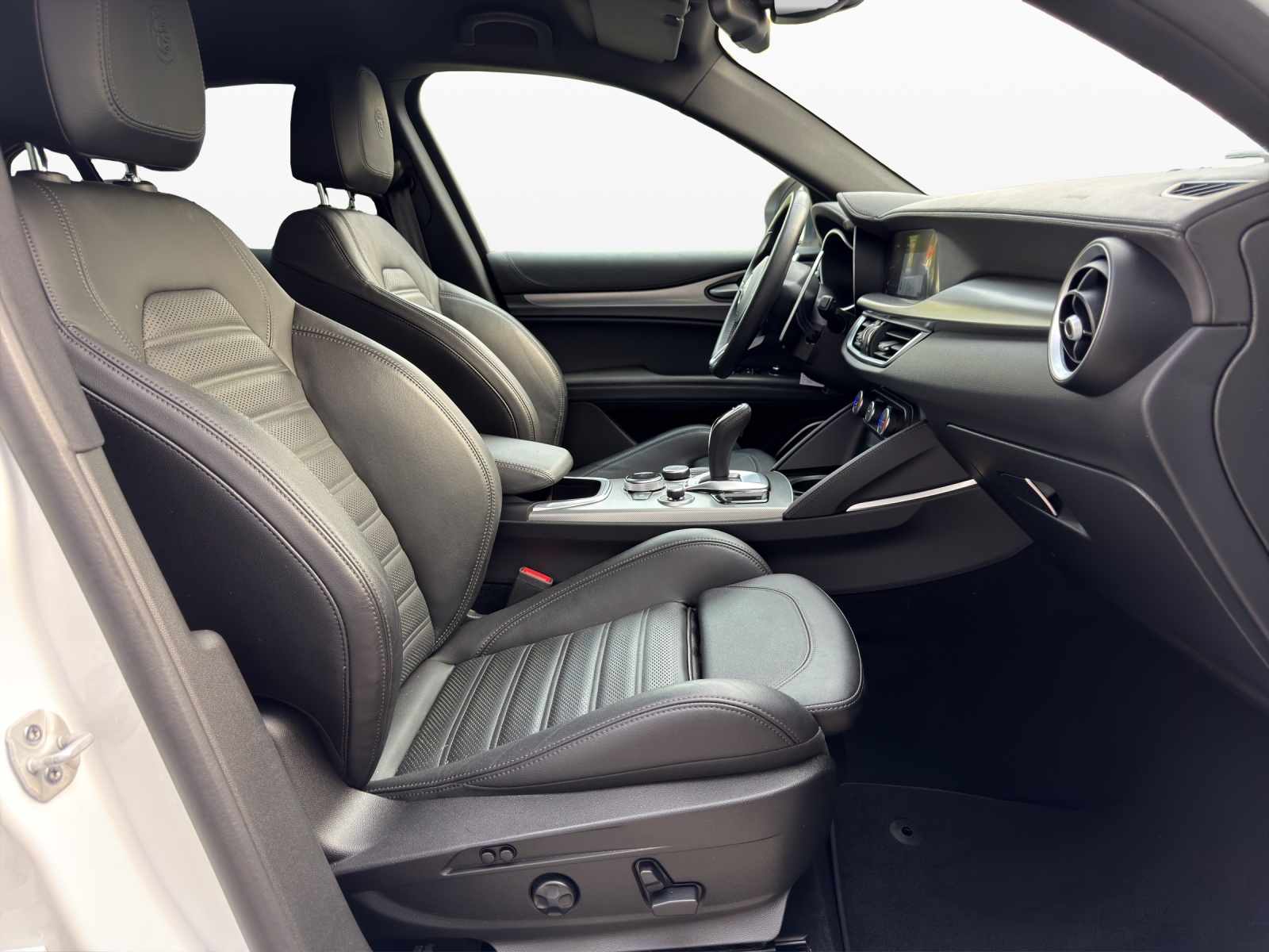 ALFA ROMEO Stelvio 2.0 Veloce Q4-image-14