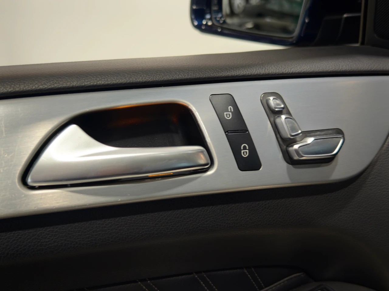 MERCEDES-BENZ GLS 350 d V6 CH FAHRZEUG-image-18
