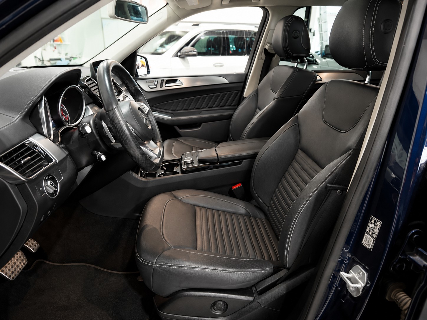 MERCEDES-BENZ GLS 350 d V6 CH FAHRZEUG-image-5