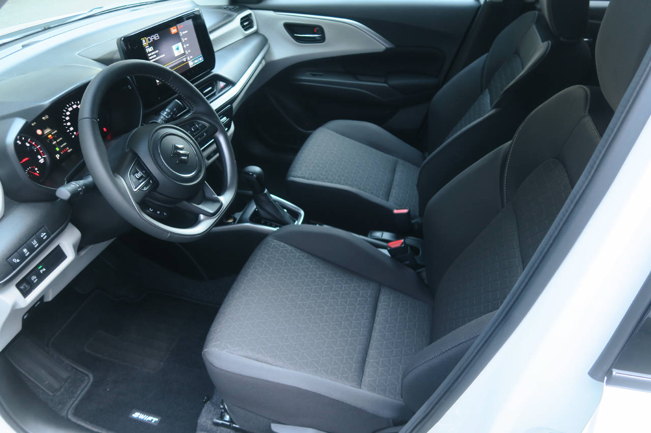 SUZUKI Swift 1.2 Compact Top Hybrid CVT-showroom-element-3
