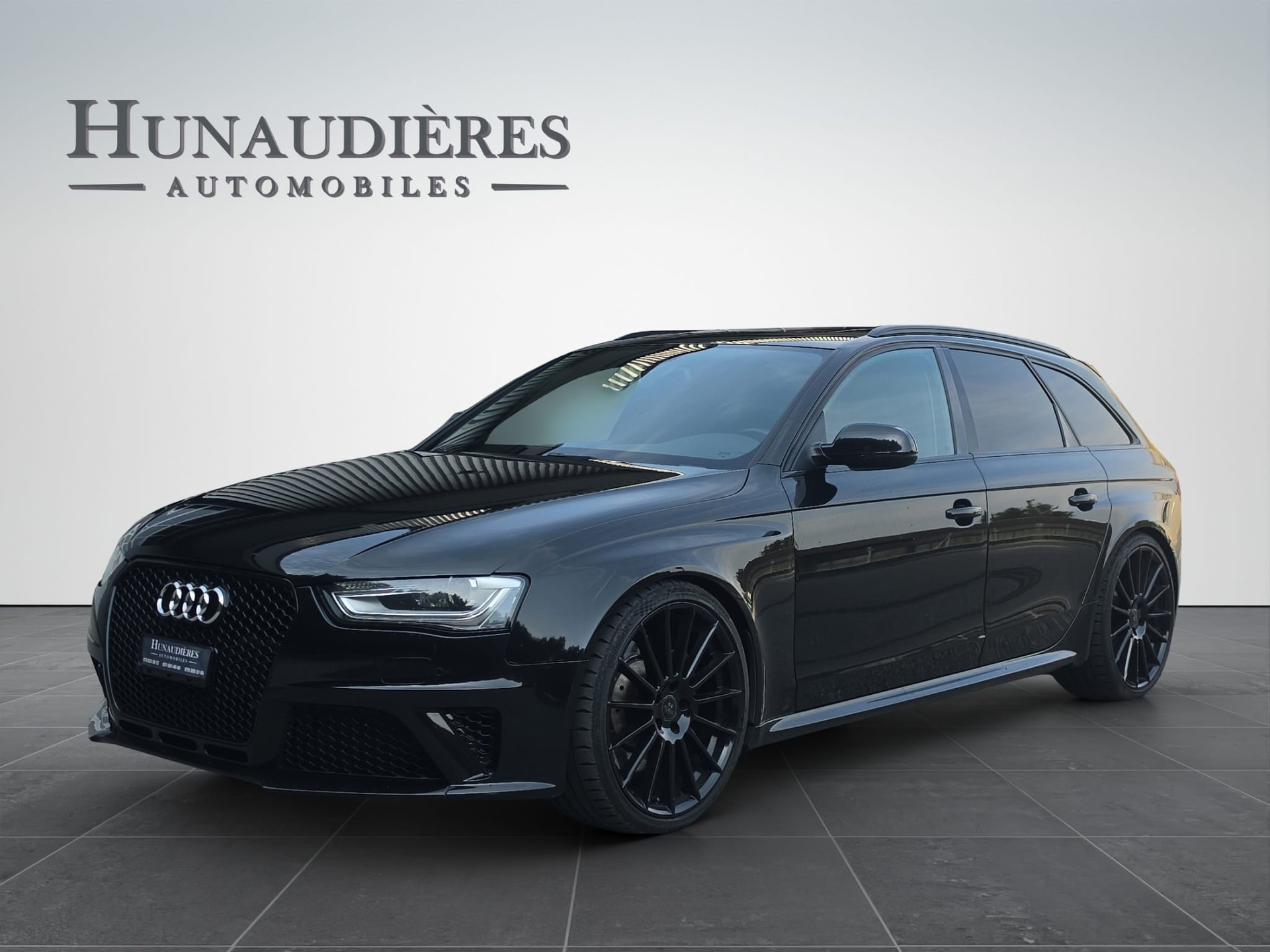 AUDI RS4 Avant 4.2 FSI V8 quattro S-tronic