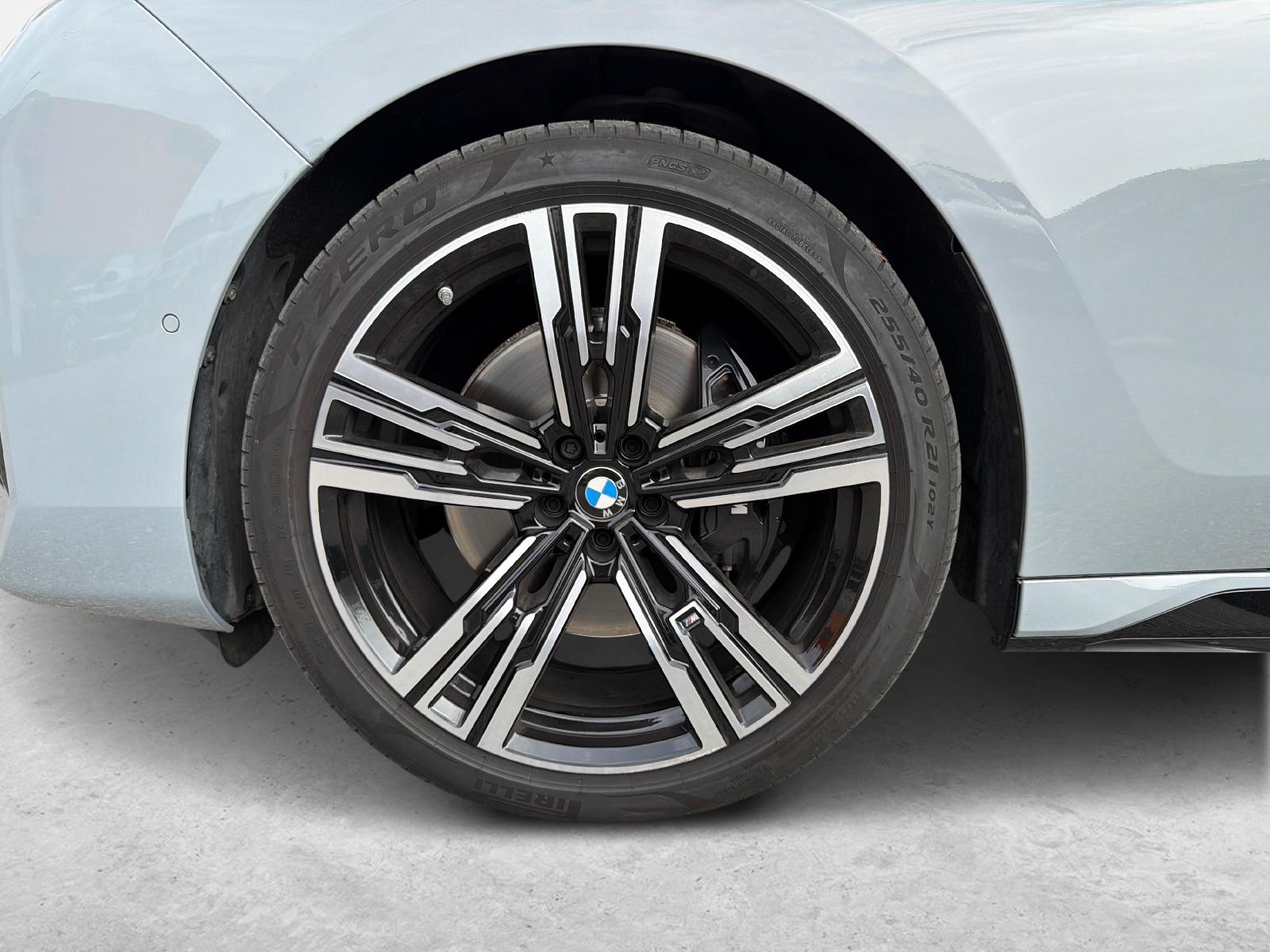 BMW 740d xDrive-image-9