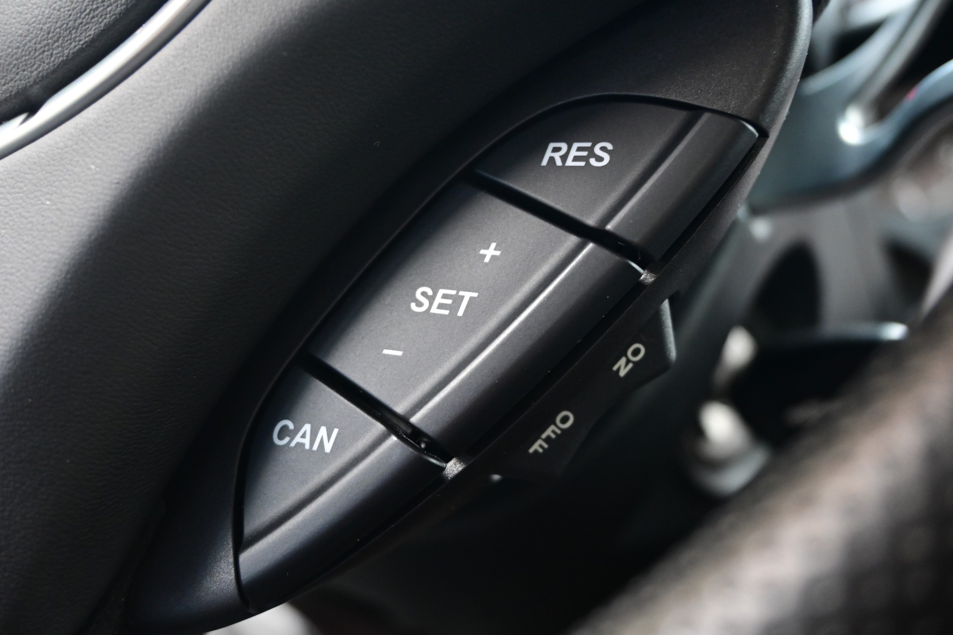 ASTON MARTIN V8 Vantage 4.3 Sportshift-image-15