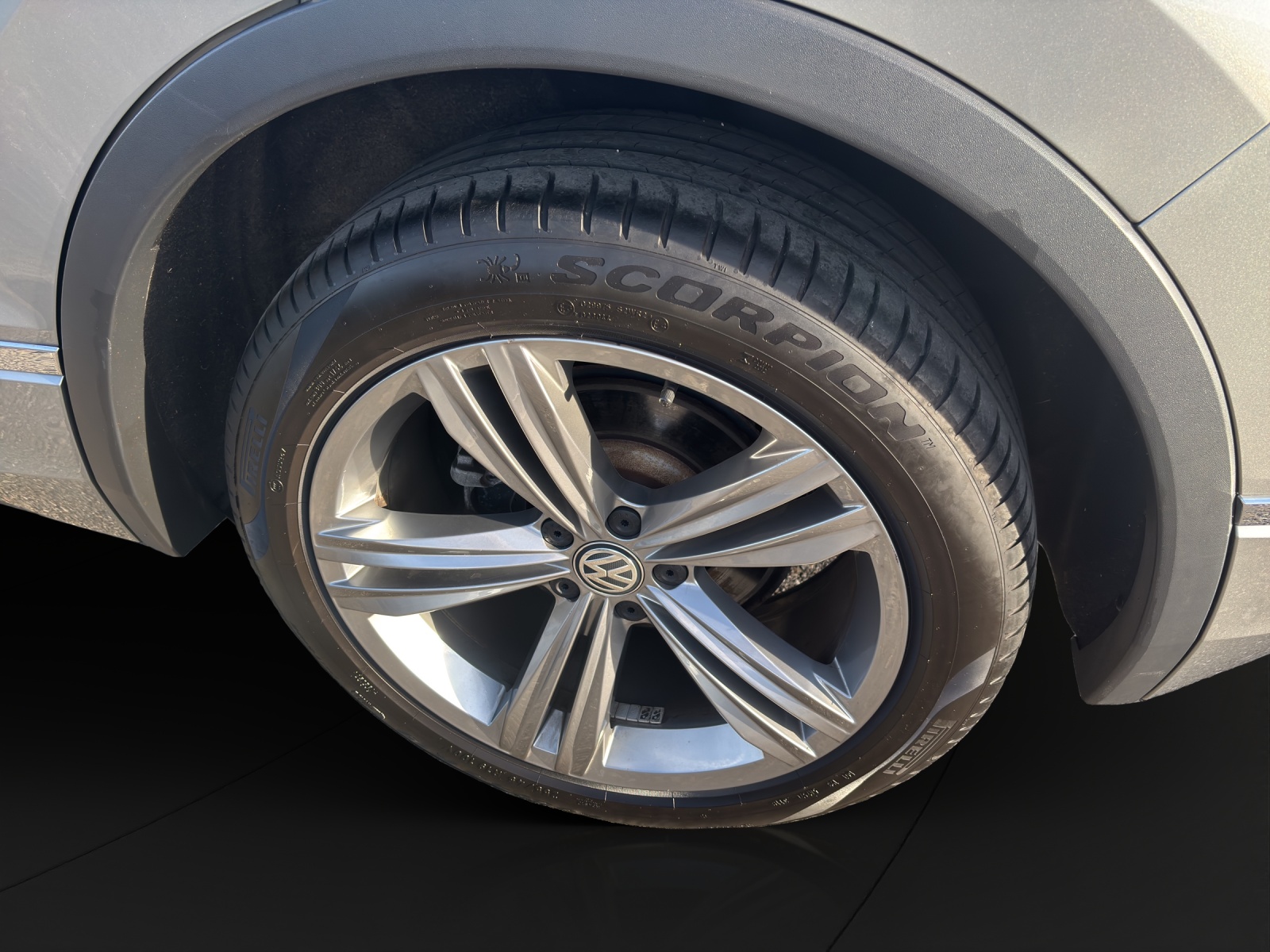 VW Tiguan 2.0 TSI Highline DSG-showroom-element-1