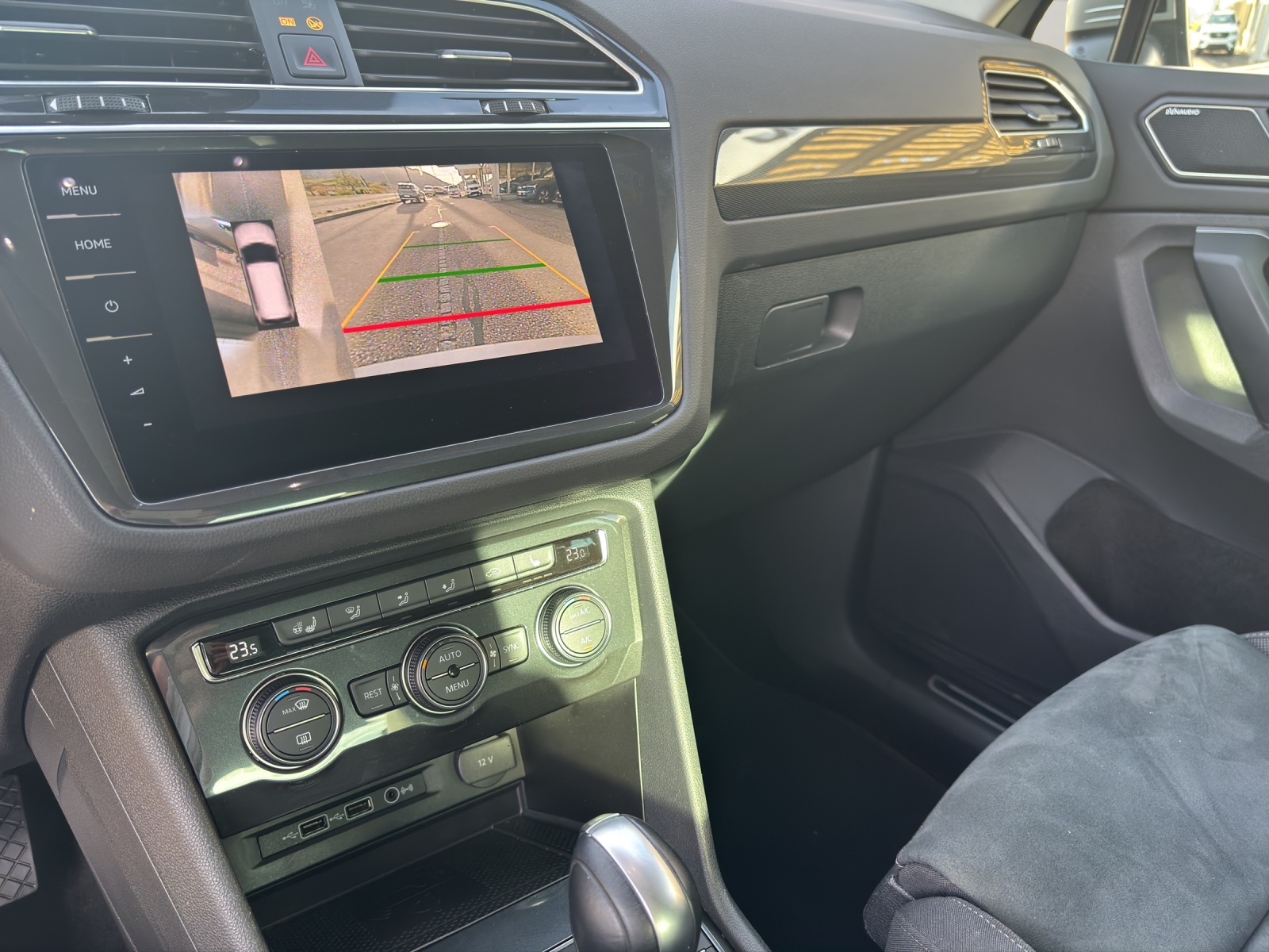 VW Tiguan 2.0 TSI Highline DSG-showroom-element-2