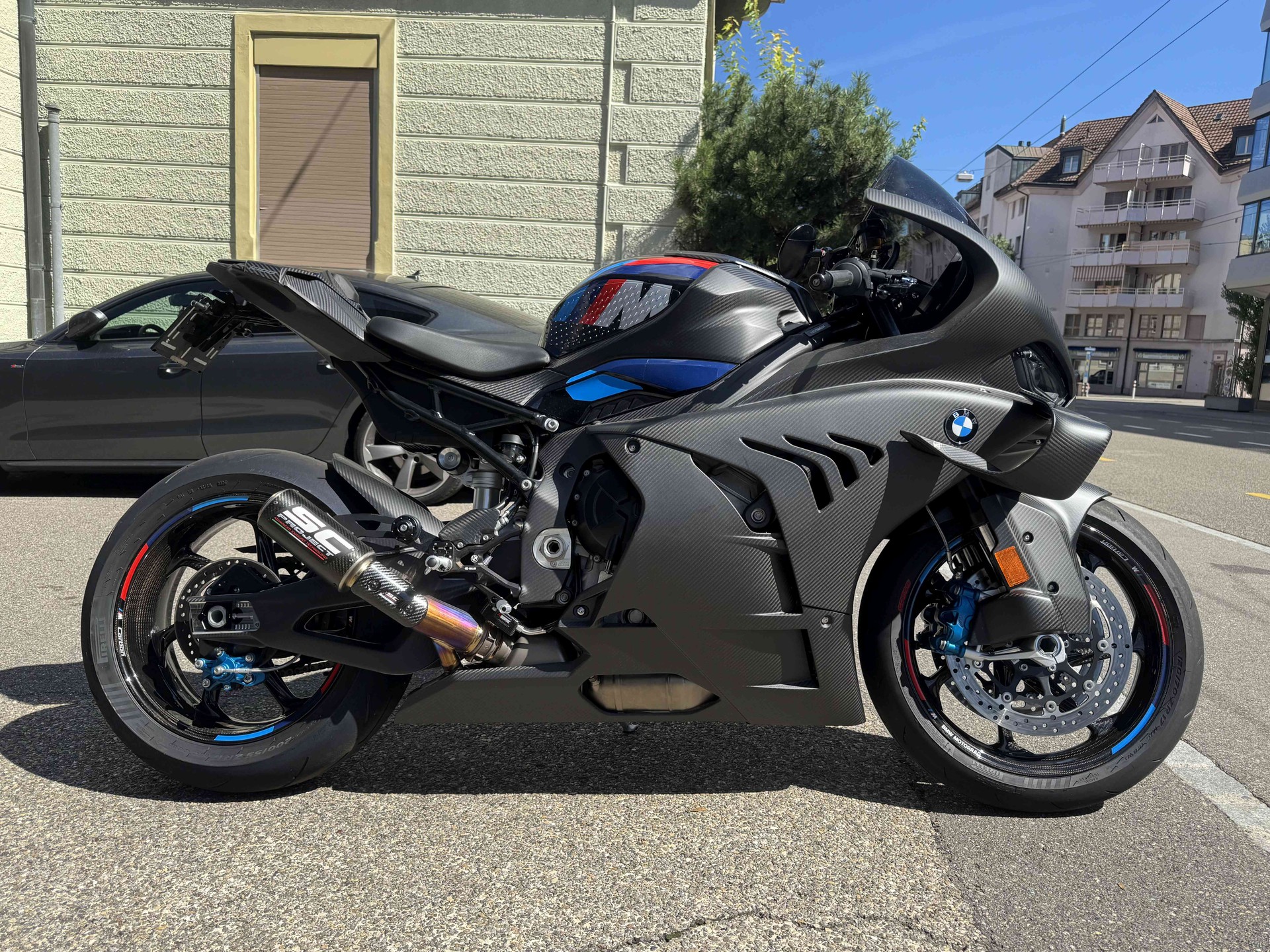 BMW M 1000 RR-image-4