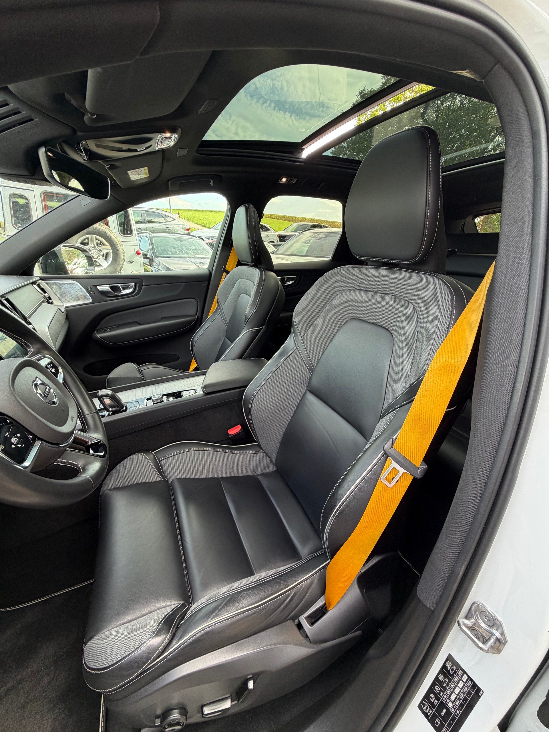 VOLVO XC60 T8 eAWD Polestar Geartronic-showroom-element-3