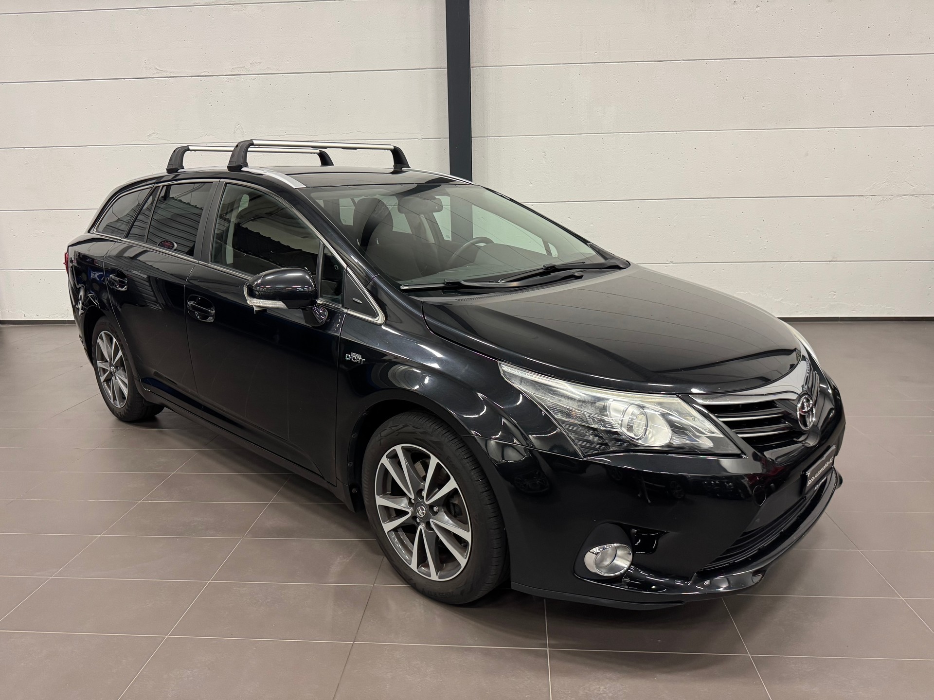 TOYOTA Avensis Sportswagon 2.2D-CAT Linea Sol A-showroom-element-1