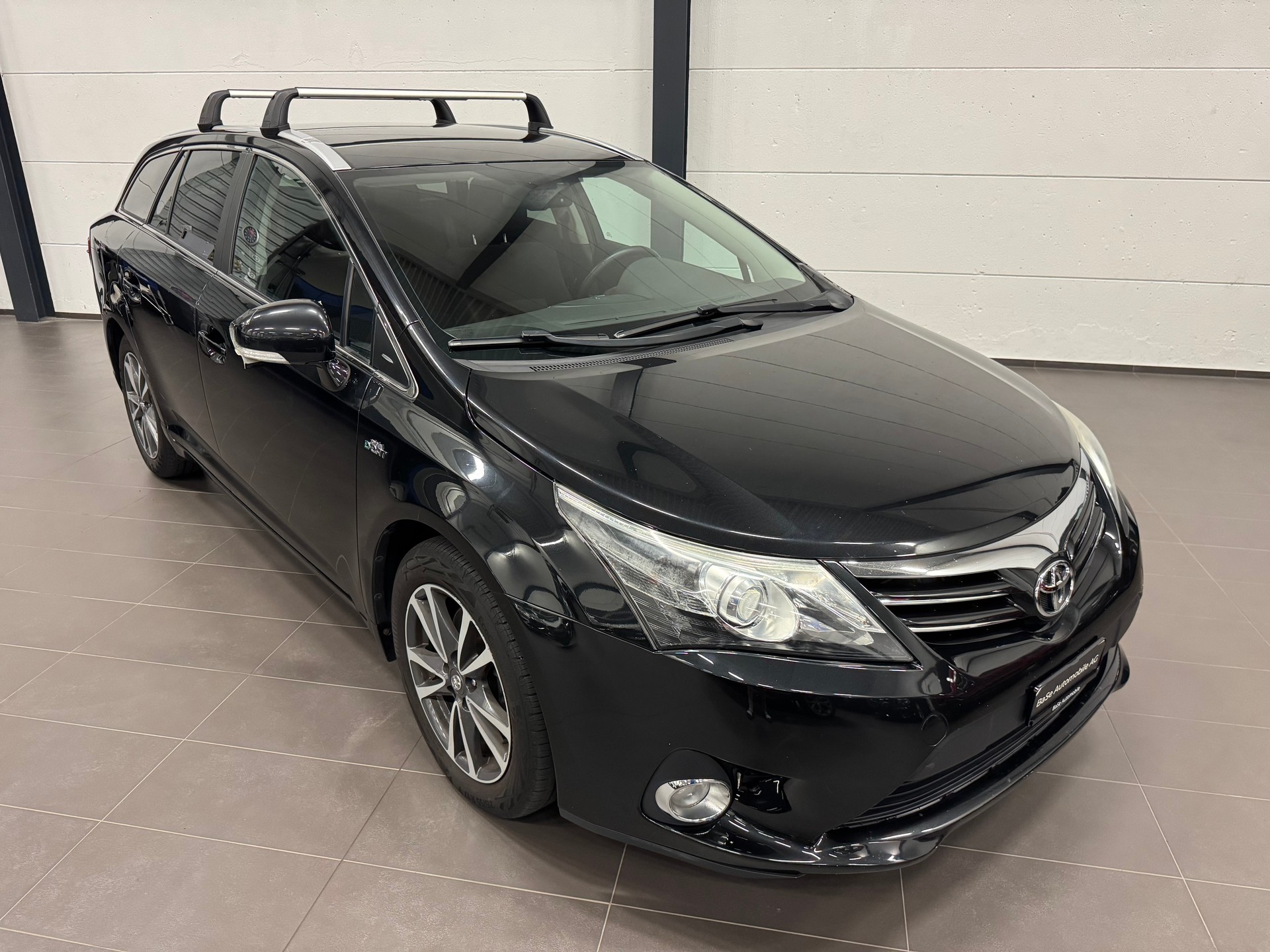 TOYOTA Avensis Sportswagon 2.2D-CAT Linea Sol A-showroom-element-3