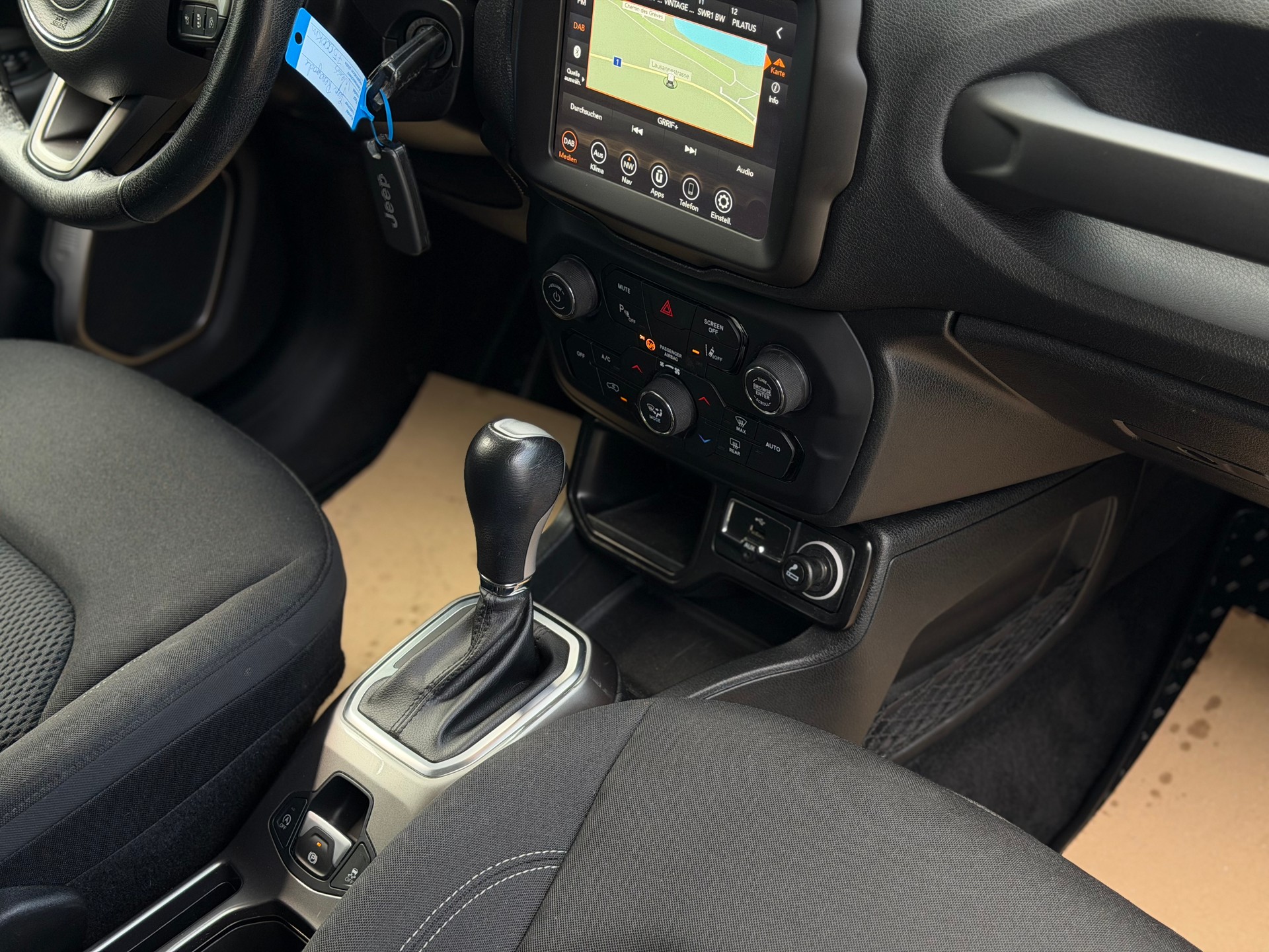 JEEP Renegade 1.3 GSE Turbo Limited-image-16