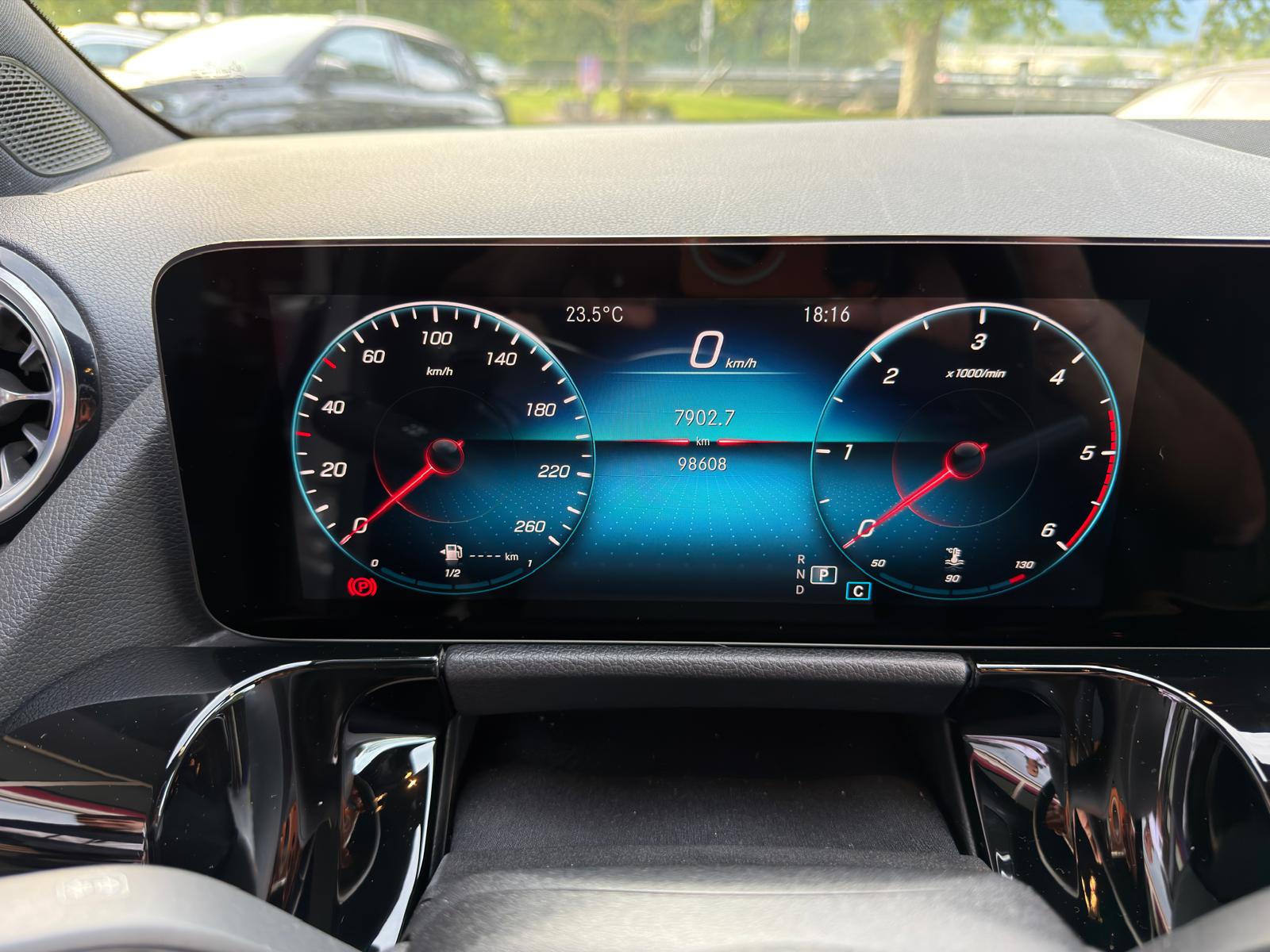 MERCEDES-BENZ B 200 d Night Star 8G-DCT-image-16