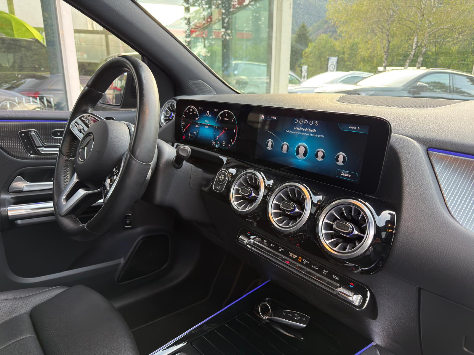MERCEDES-BENZ B 200 d Night Star 8G-DCT-image-14