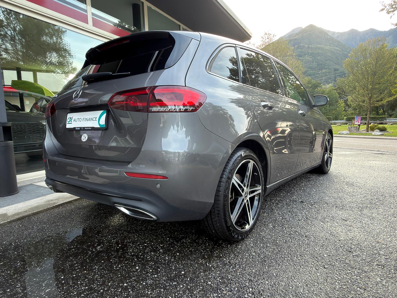 MERCEDES-BENZ B 200 d Night Star 8G-DCT-image-9